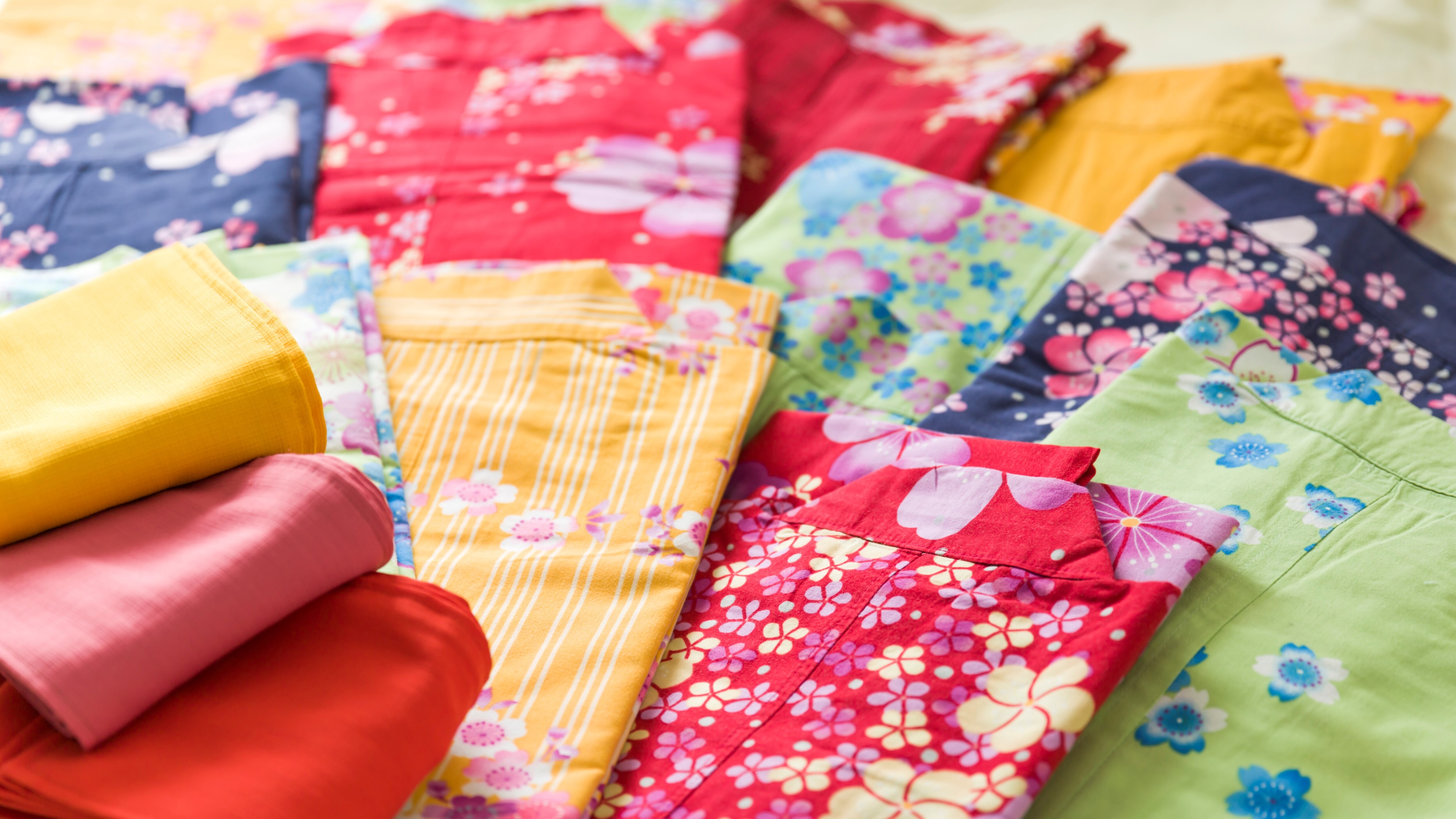 Cho thuê miễn phí yukata nhiều màu sắc (chỉ dành cho người lớn)
