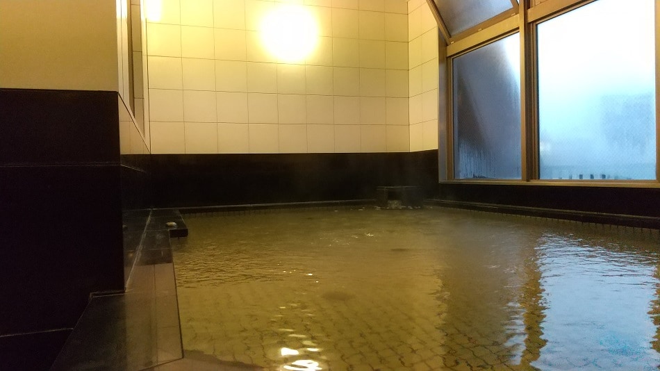 10th floor large communal bath