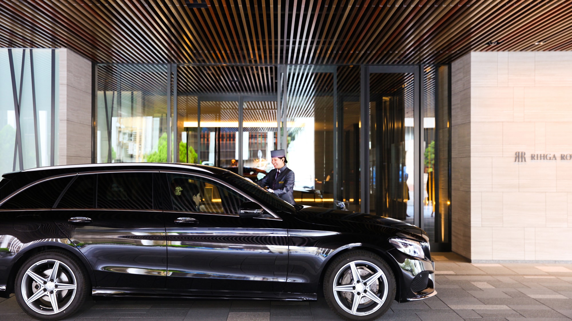 [Free on-site parking] 117 spaces, first come first served