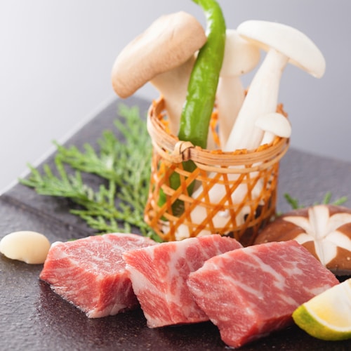 Japanese black beef sirloin steak (all year)