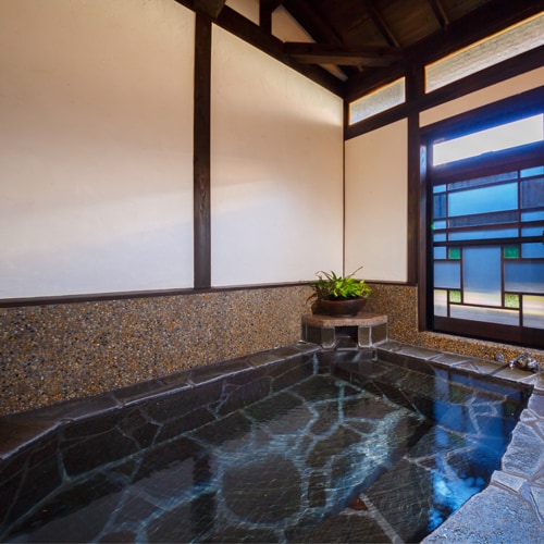 관내의 전세 온천