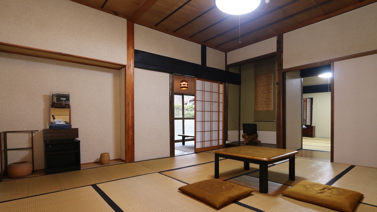 Kamar Tamu Kirino
