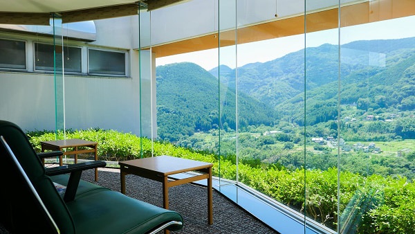 The top floor overlooks the Arakawa River and the magnificent mountain ranges.