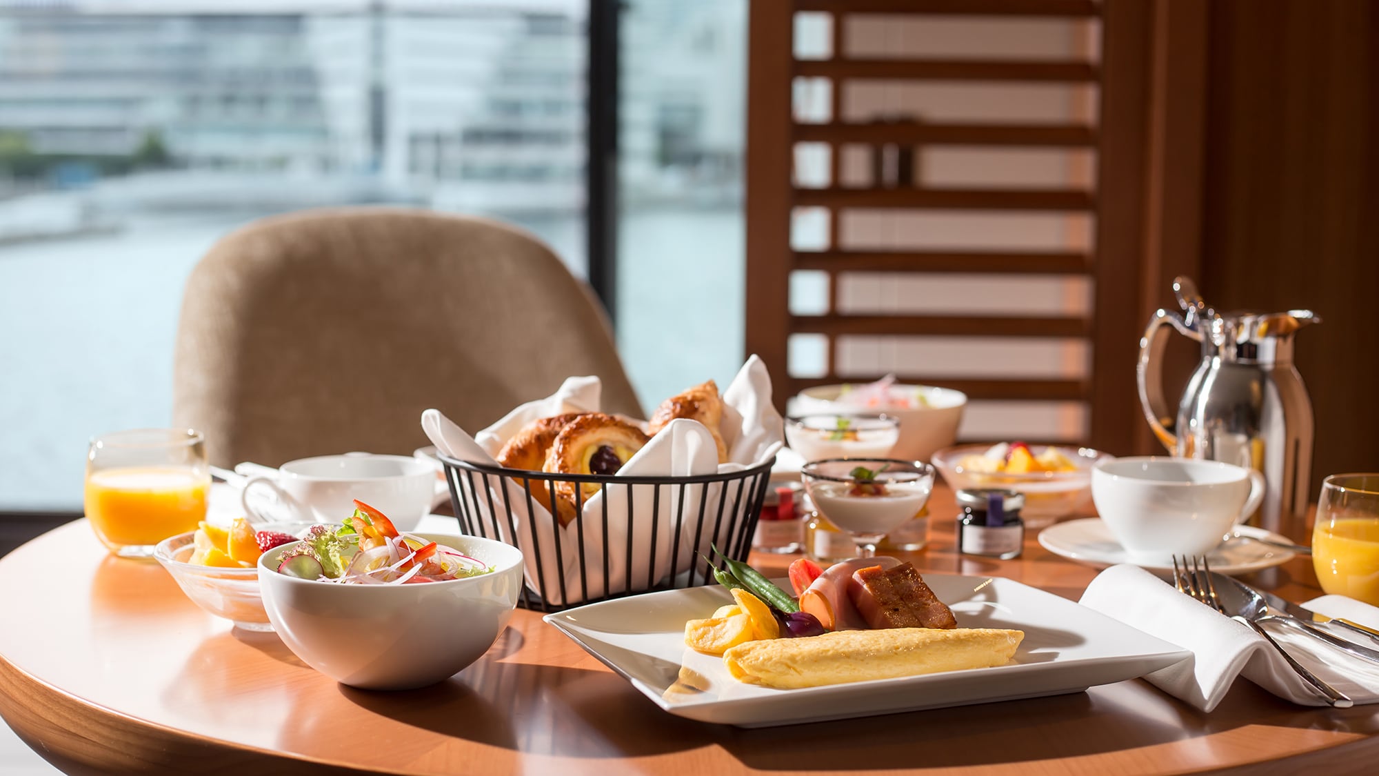 Room service breakfast image