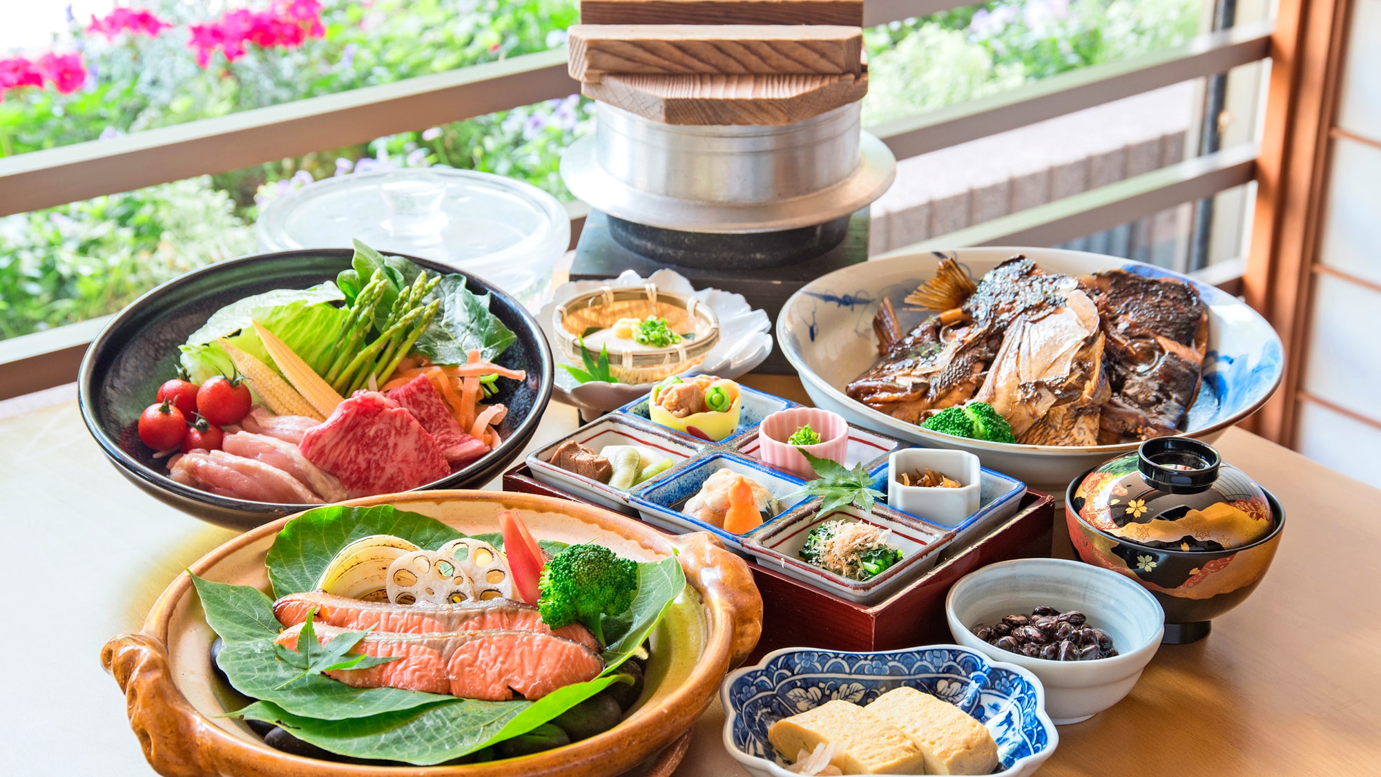 [Breakfast example / Japanese food] Assortment of 6 kinds of rice that goes well with our secret miso-marinated grilled salmon and hot pot-cooked rice (image)