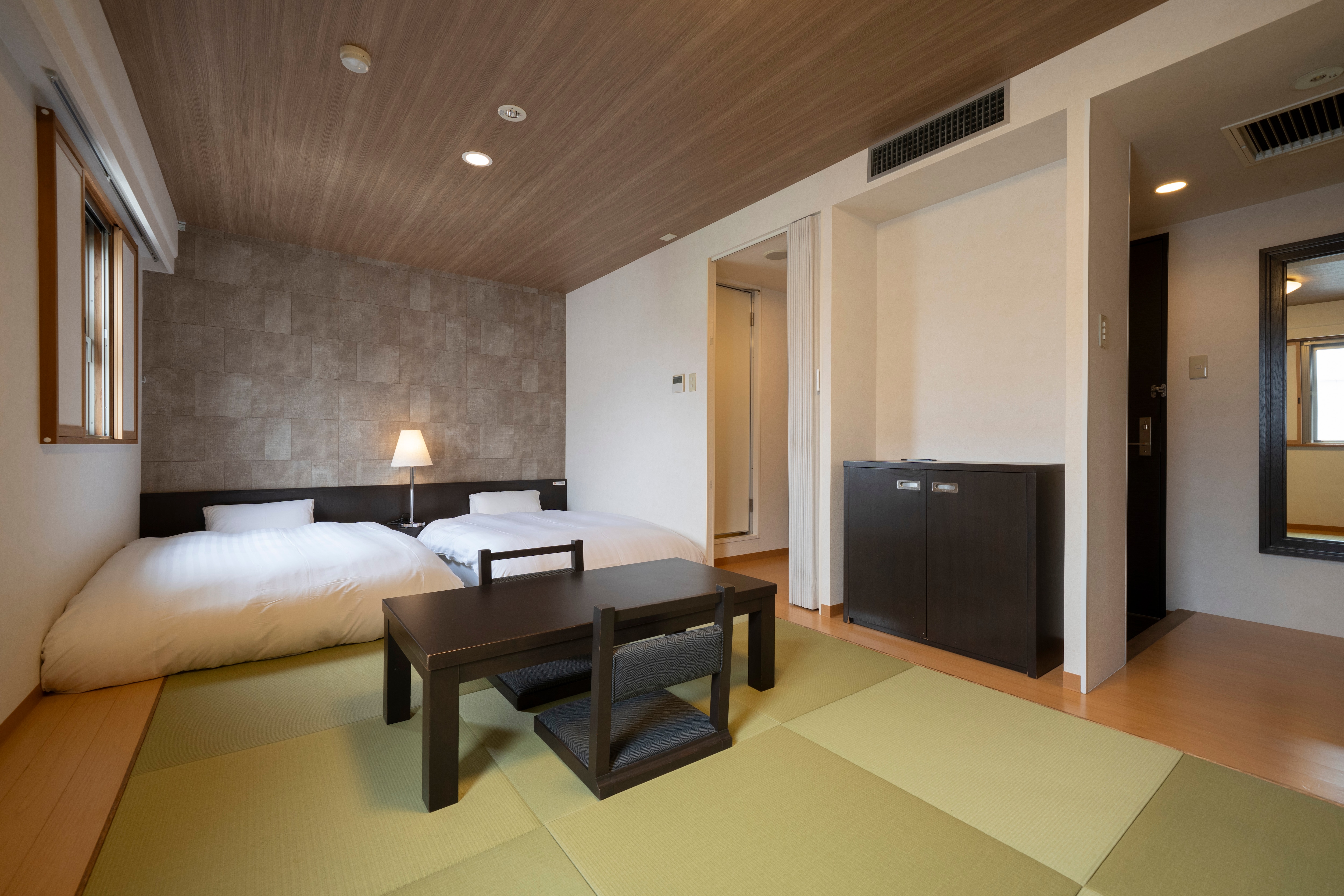 [Japanese-style room] 26.0 sq m ◆ A room that combines the warmth of tatami mats with the comfort of a bed.
