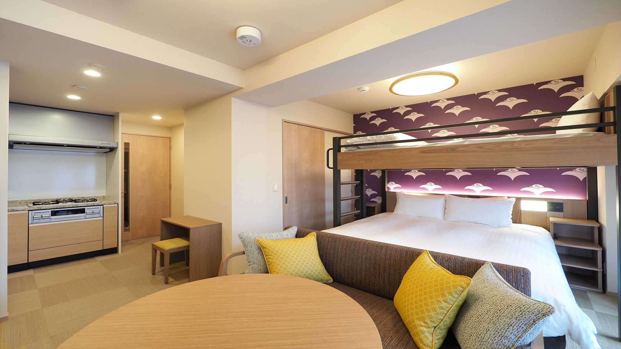 Double & loft bedroom with kitchen and washing machine
