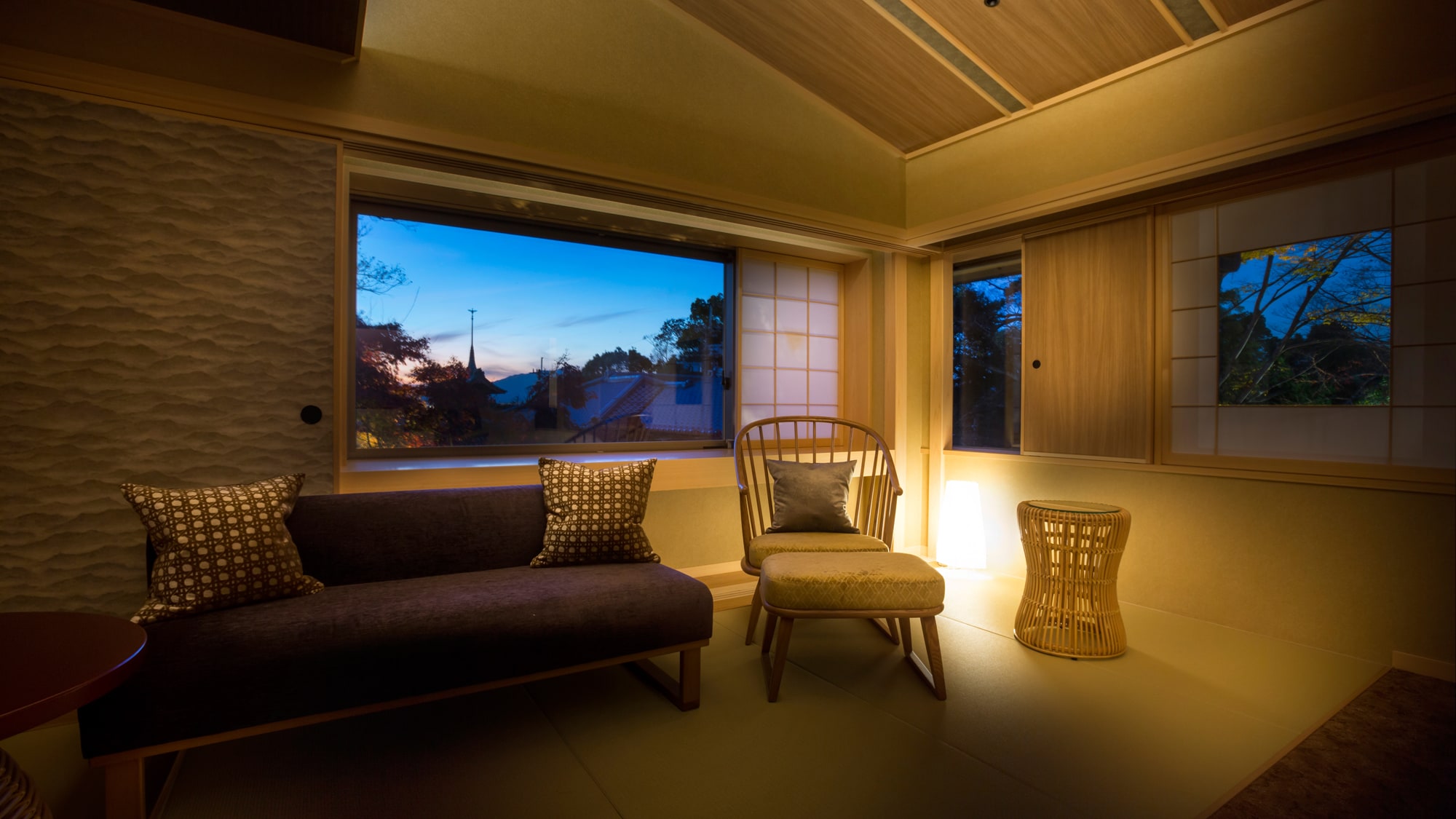 Japanese-Western style room with semi-open-air bath A