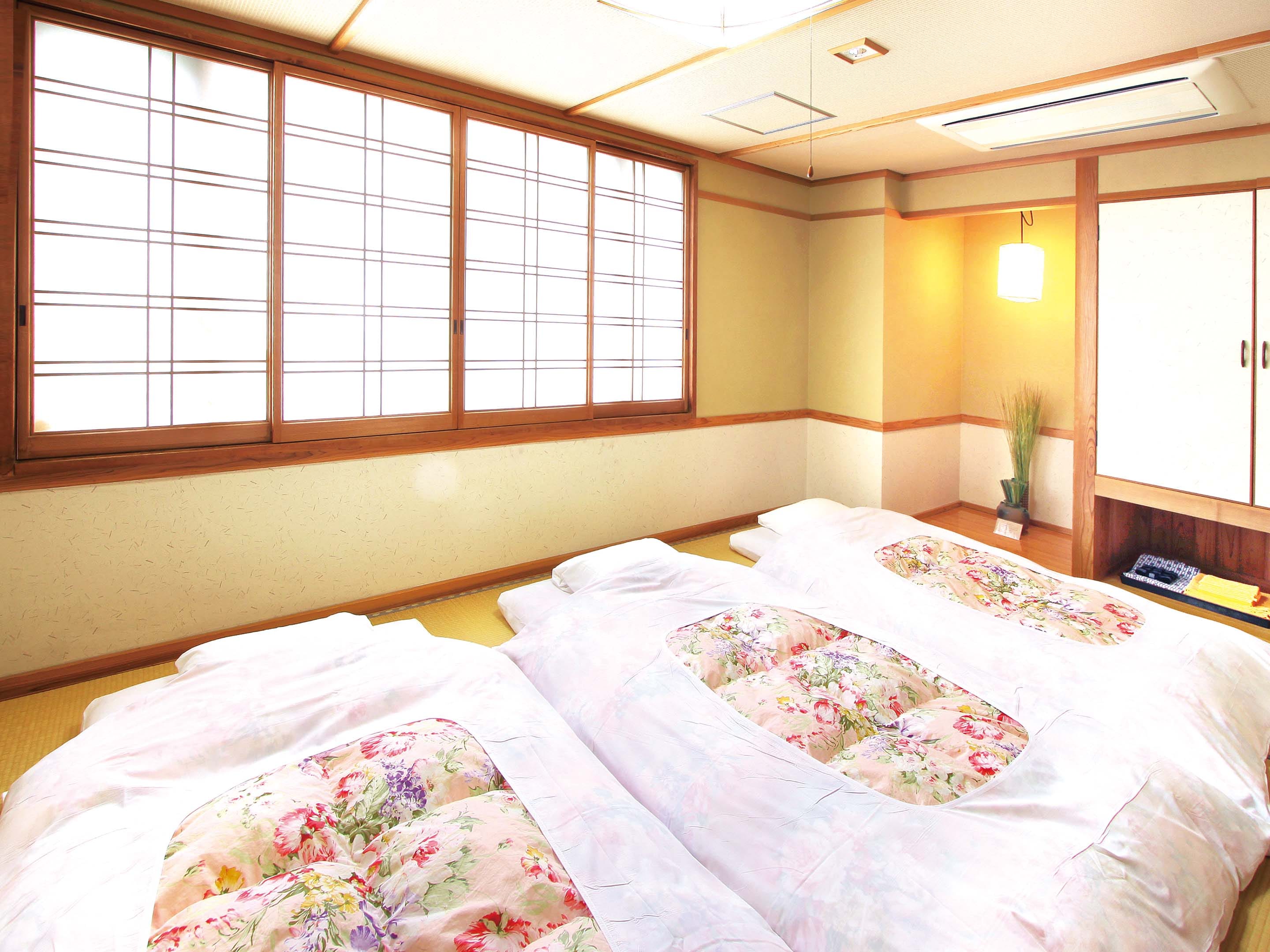 Japanese-style room (1 room)