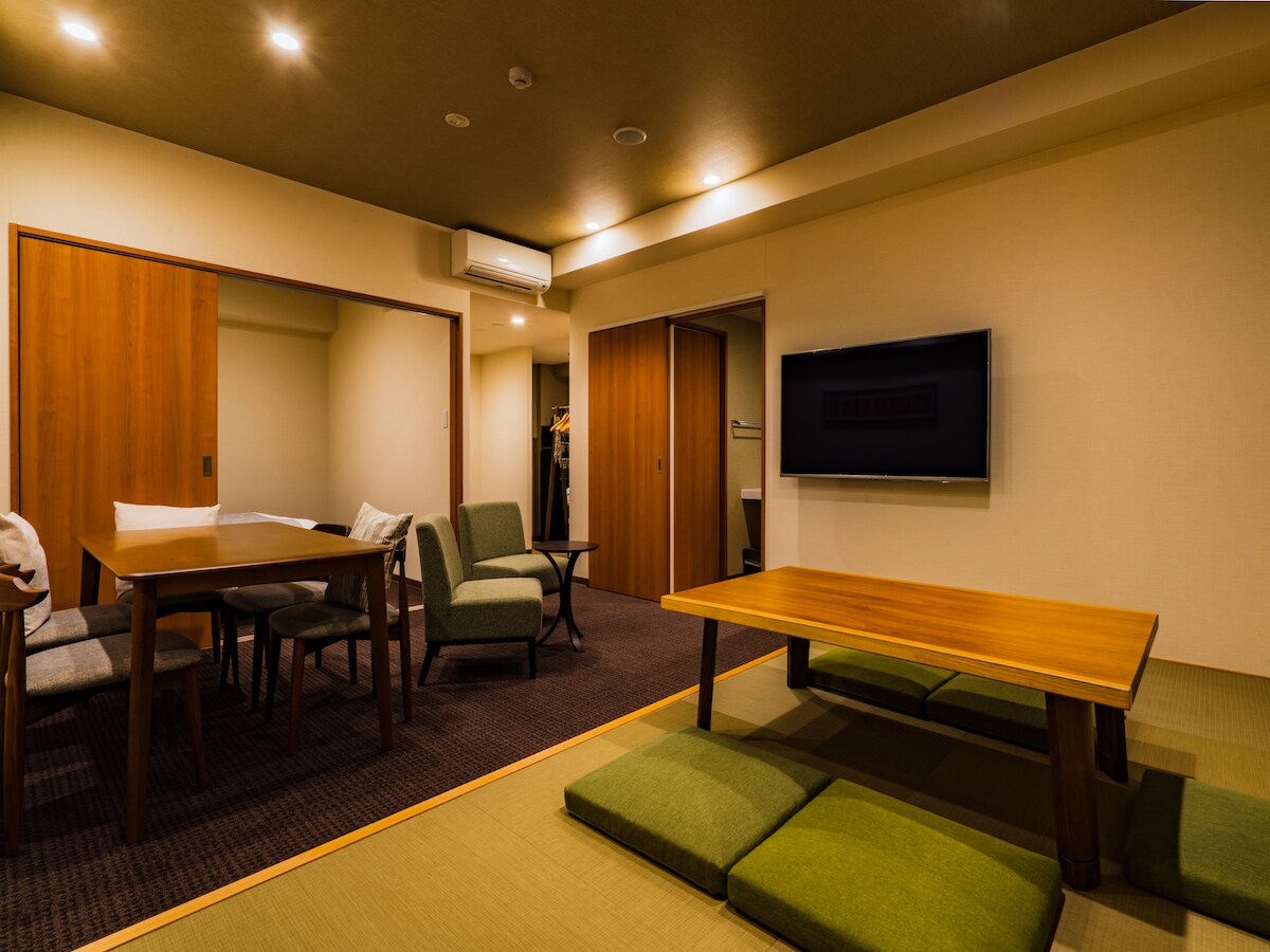 Deluxe Family Suite with Spa Bath
