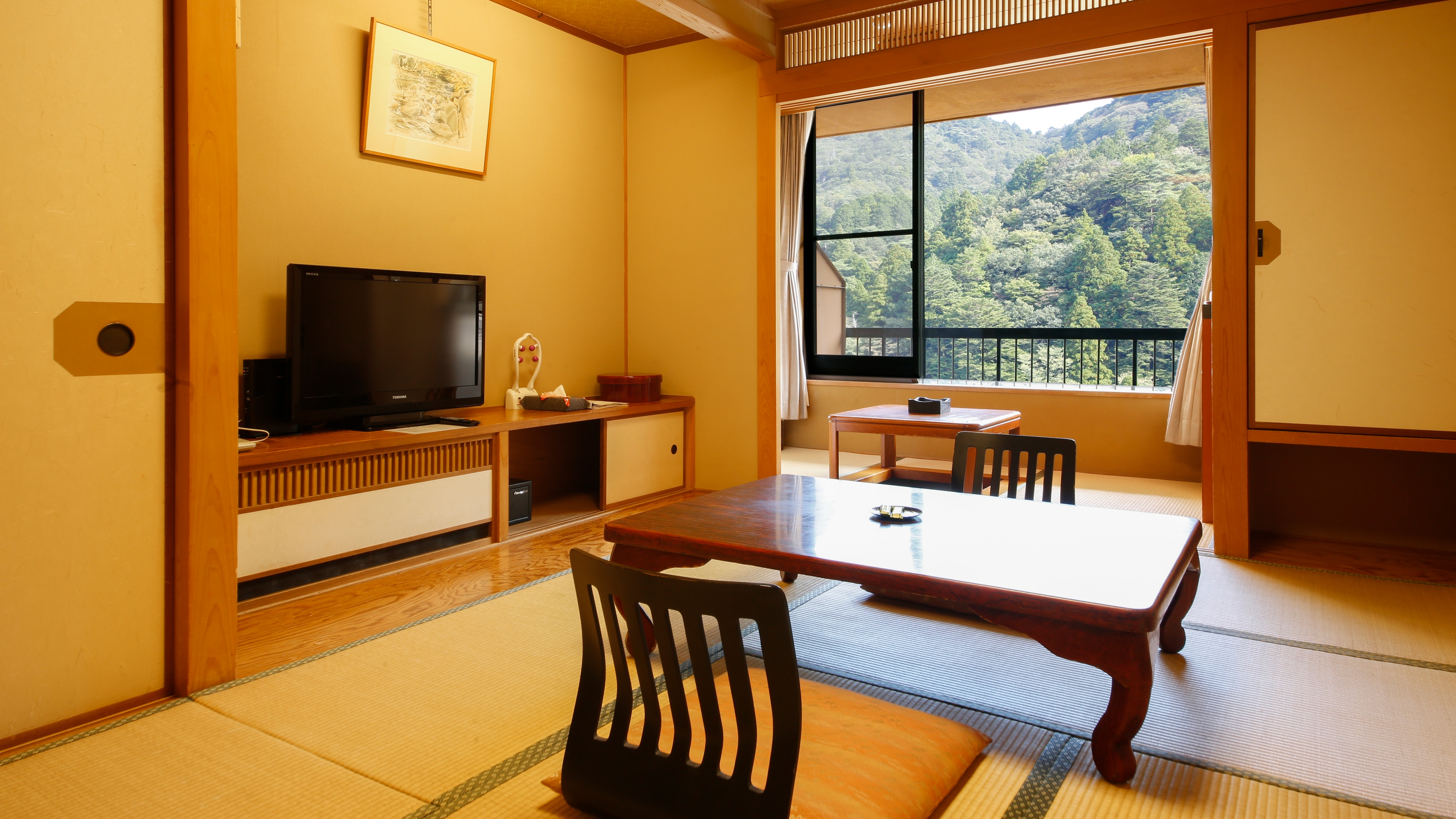 Japanese-style room 8 tatami mats
