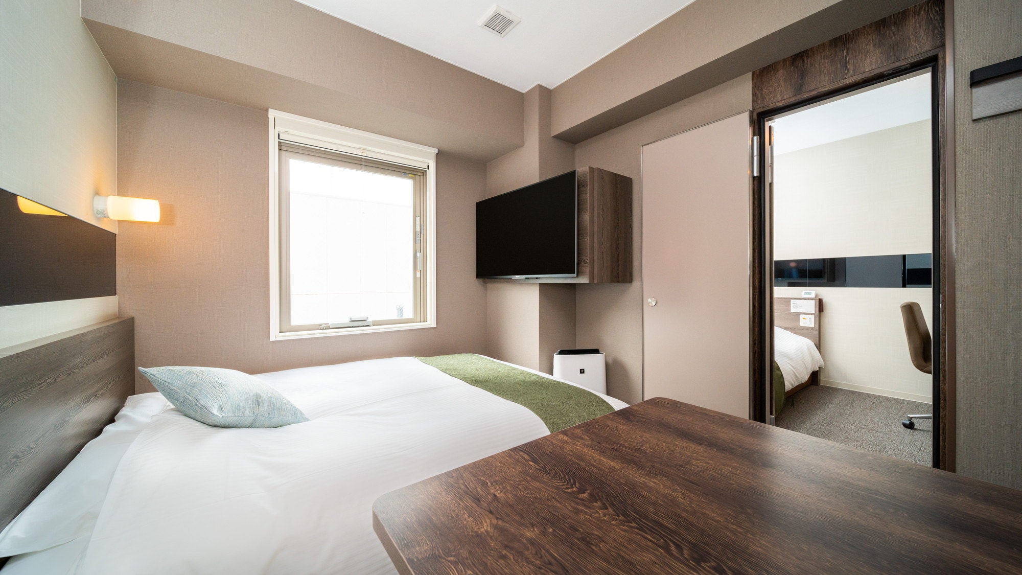 Connecting Rooms