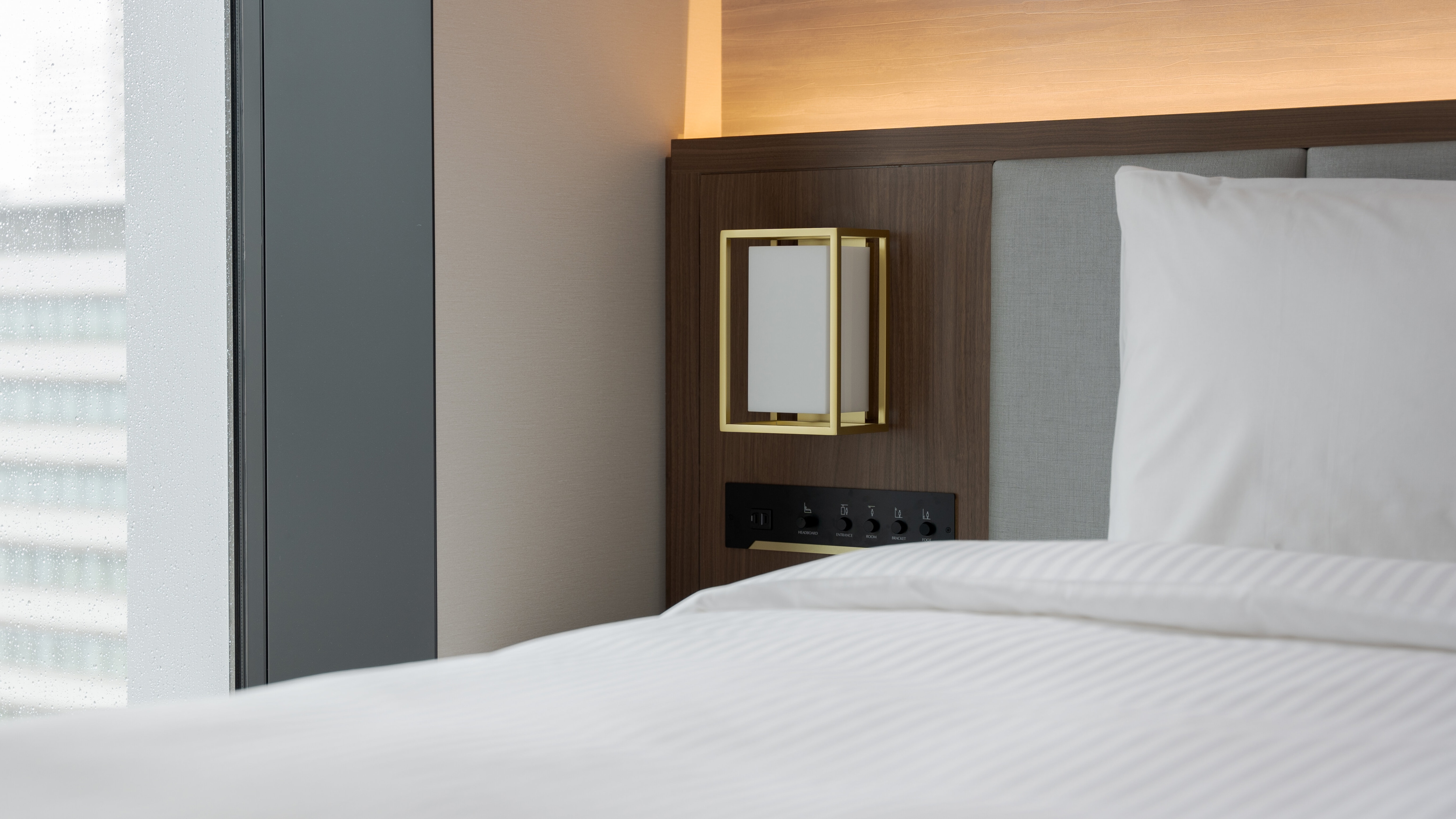 [Deluxe Wide Twin] 28.5 square meters / Corner room / 3 separate areas / Bathroom with washing area