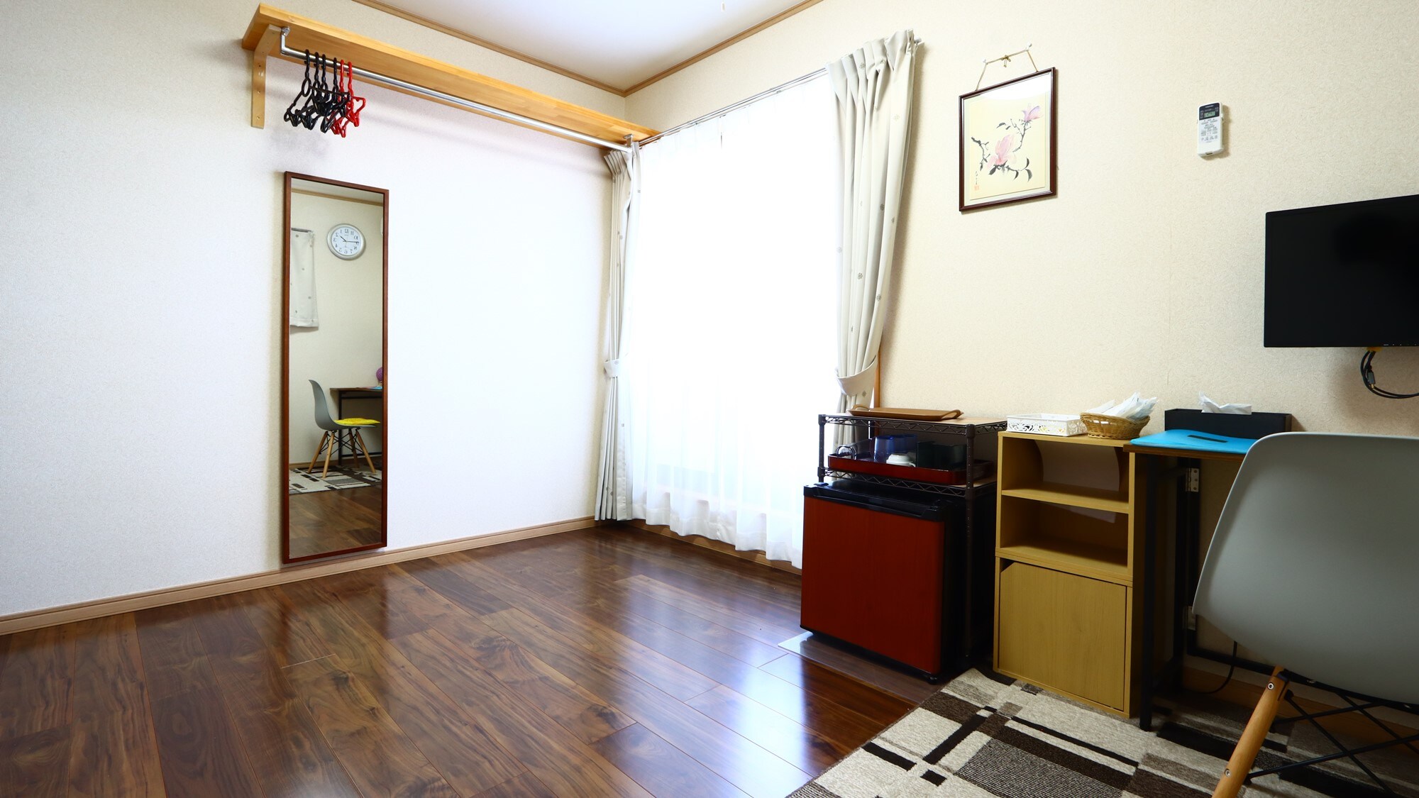 [Room] 6 tatami Western-style room with kitchen and toilet [Mochizuki]