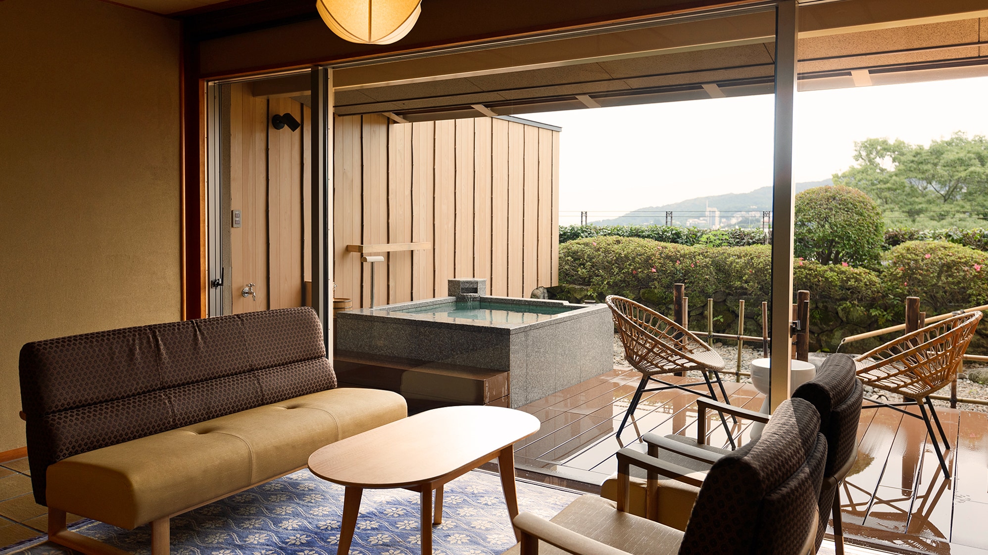 Guest room with open-air bath (hot spring: circulating filtration type)