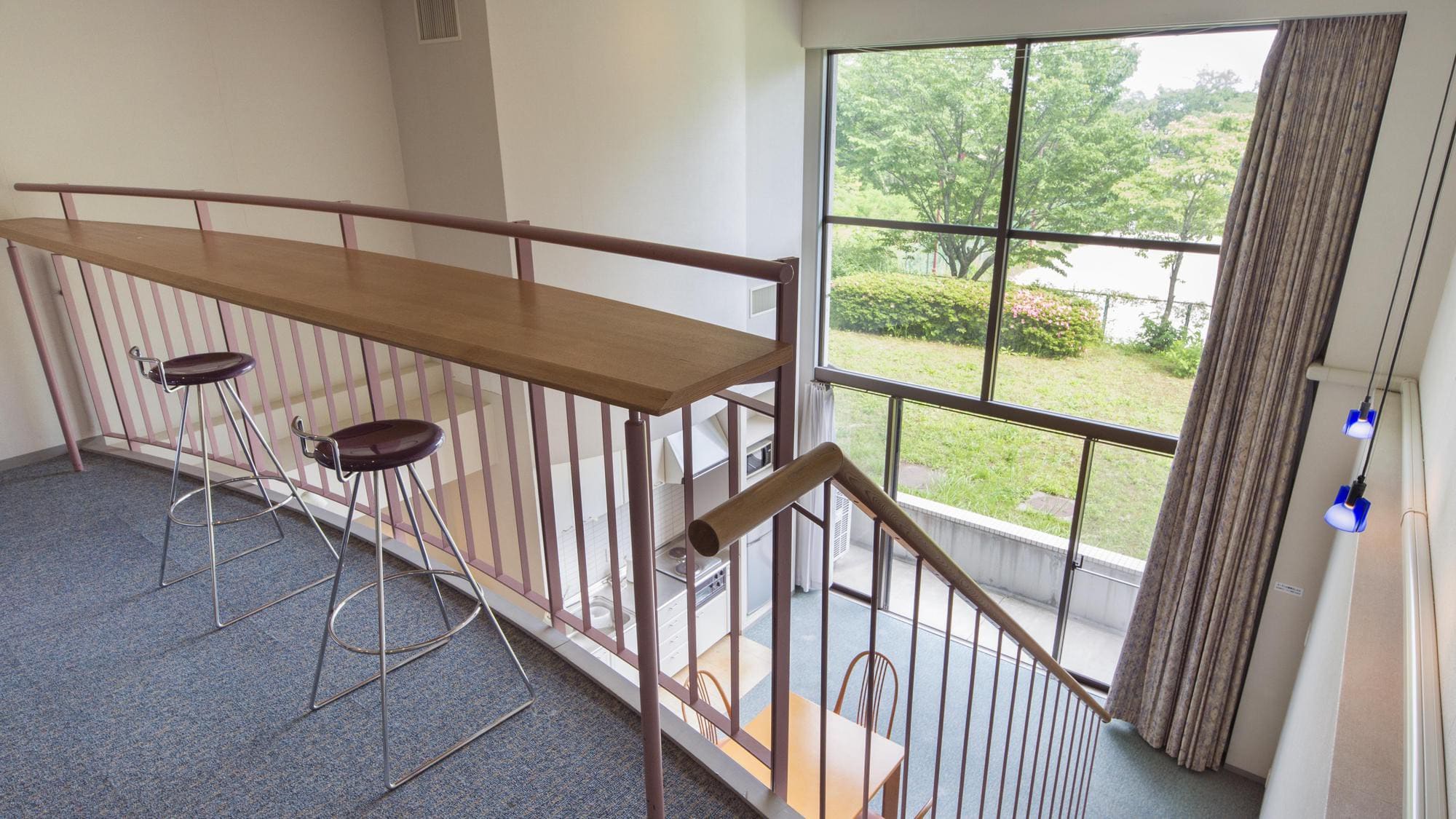 Maisonette Japanese and Western room 81㎡ (Japanese, 8 tatami mats) Capacity 5 people: From the 2nd floor, there is an open green from a large window.