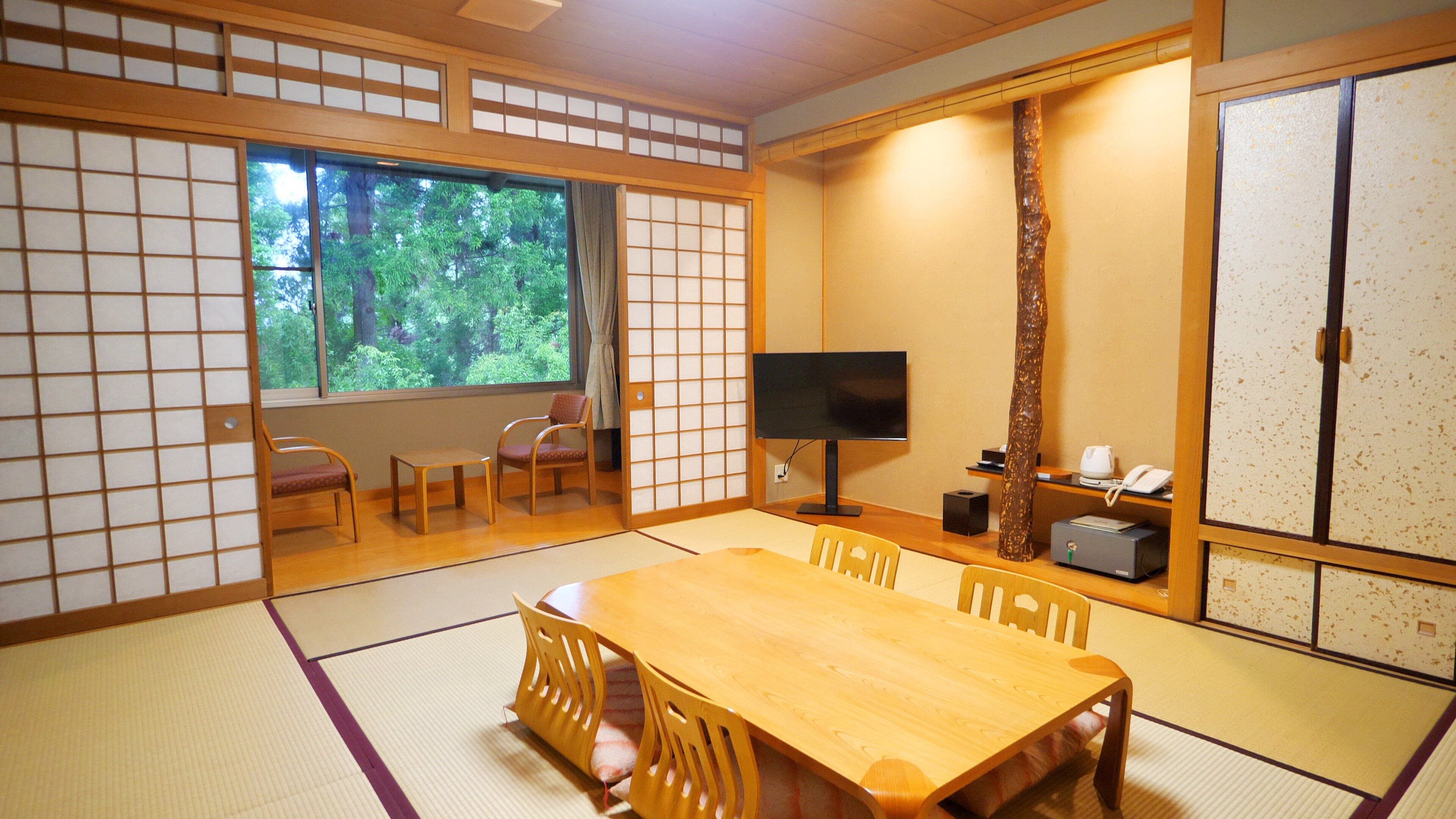 Japanese-style room (with bath)