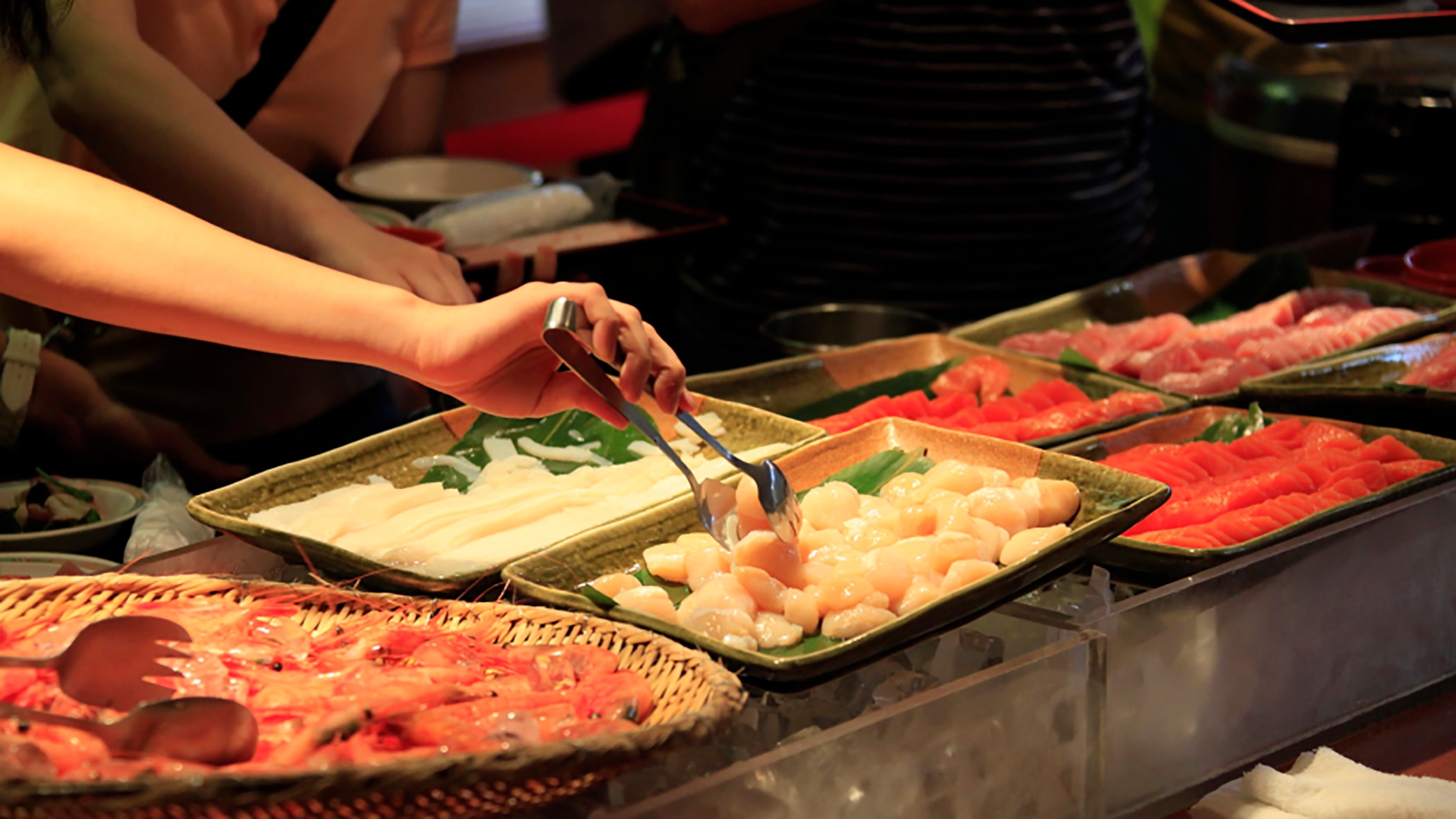 [มื้ออาหาร] ข้าวหน้าอาหารทะเล (บุฟเฟ่ต์)