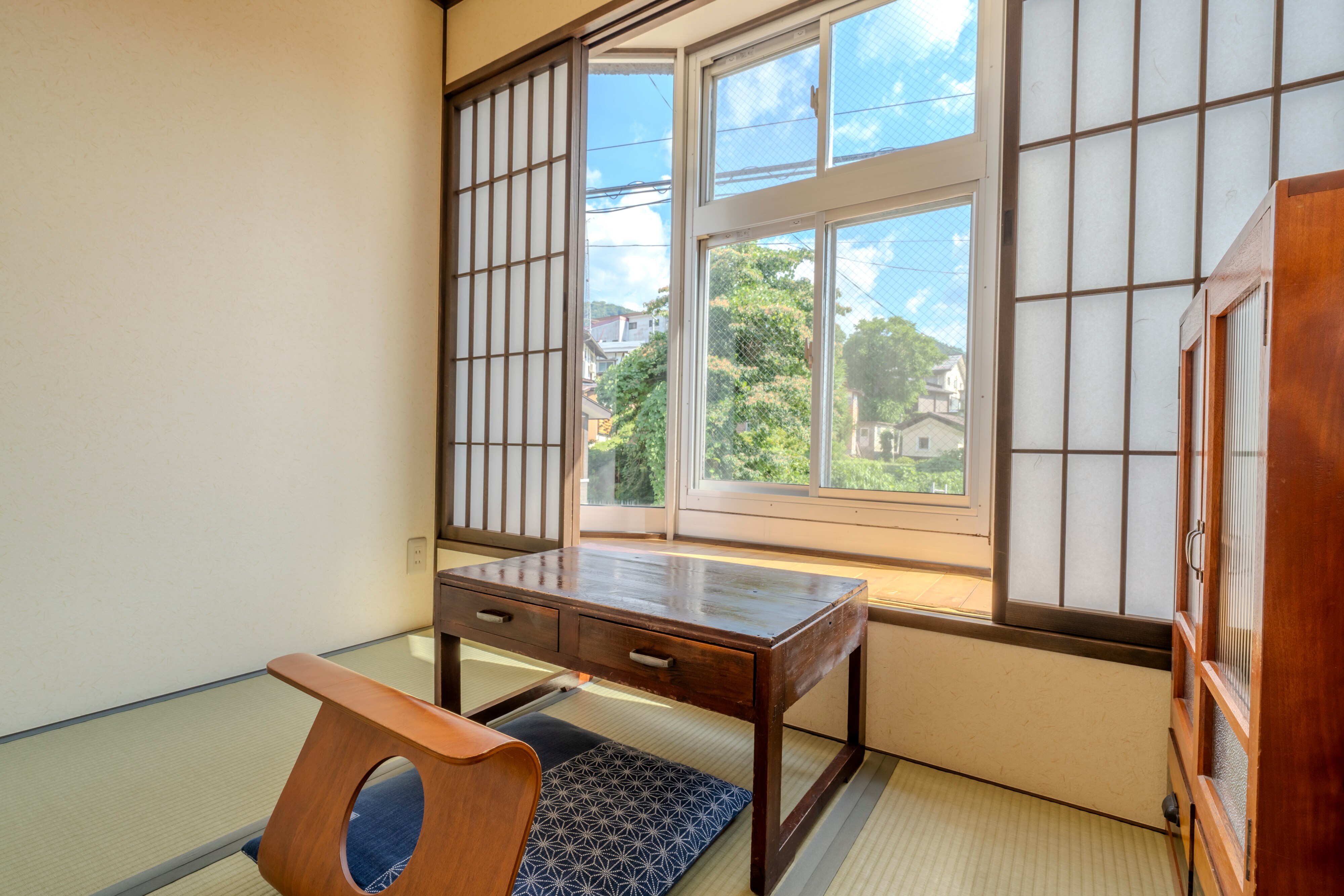 [Shinano-tei / Sakura-no-iro] Twin room with bath at the world-famous hot spring "Mayu"