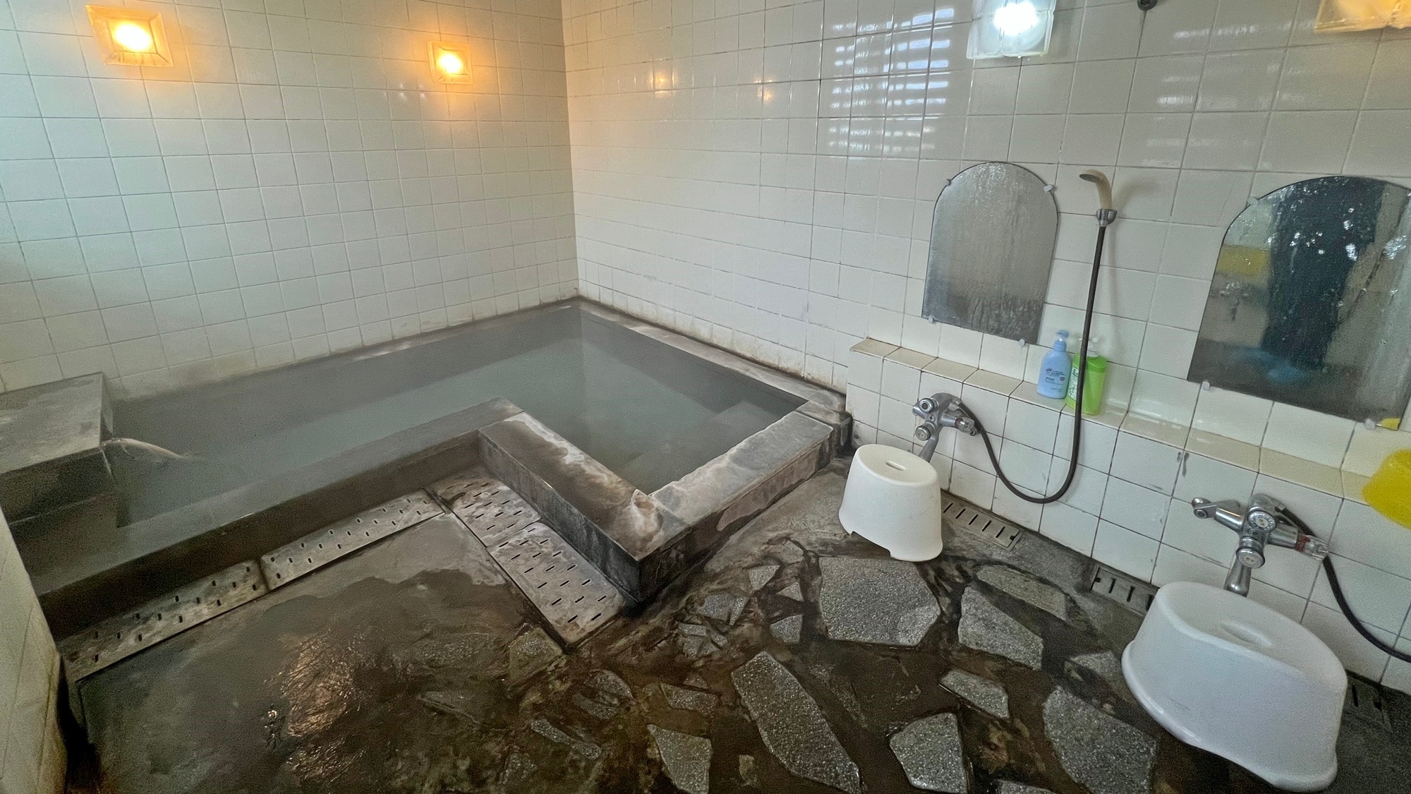 *Large public bath/Available anytime during your stay! Relax in the hot spring water straight from the source