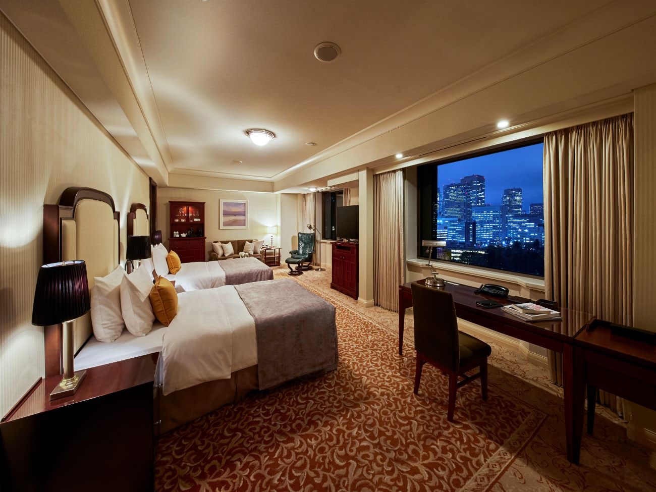 Main building imperial floor junior suite (approximately 54-64 square meters)