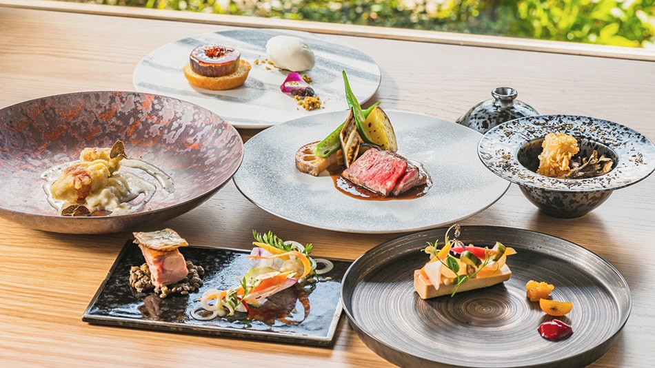 [Meals] Enjoy exquisite French cuisine made with local specialties collected from all over Kyushu.