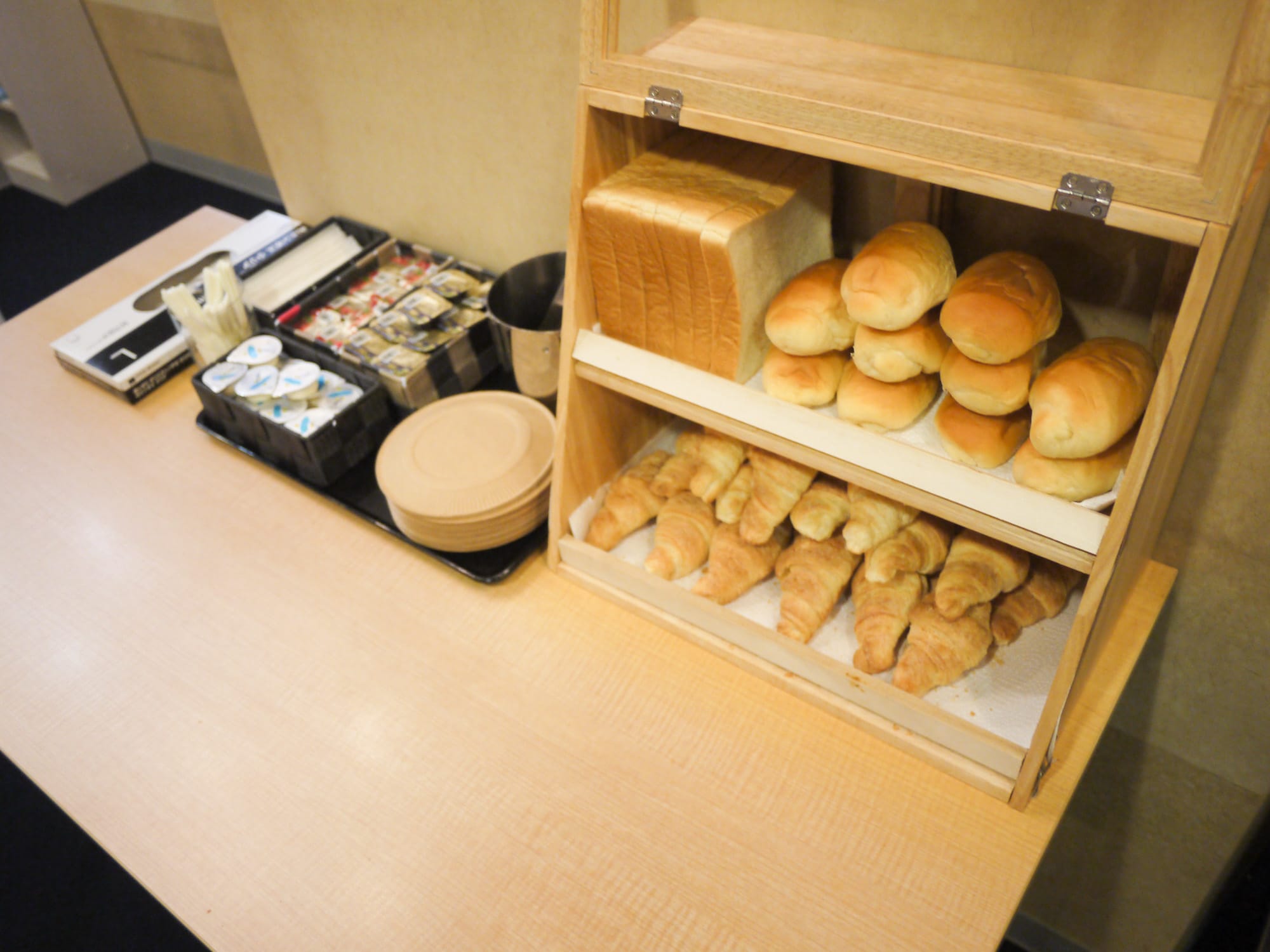 Free breakfast bread 03