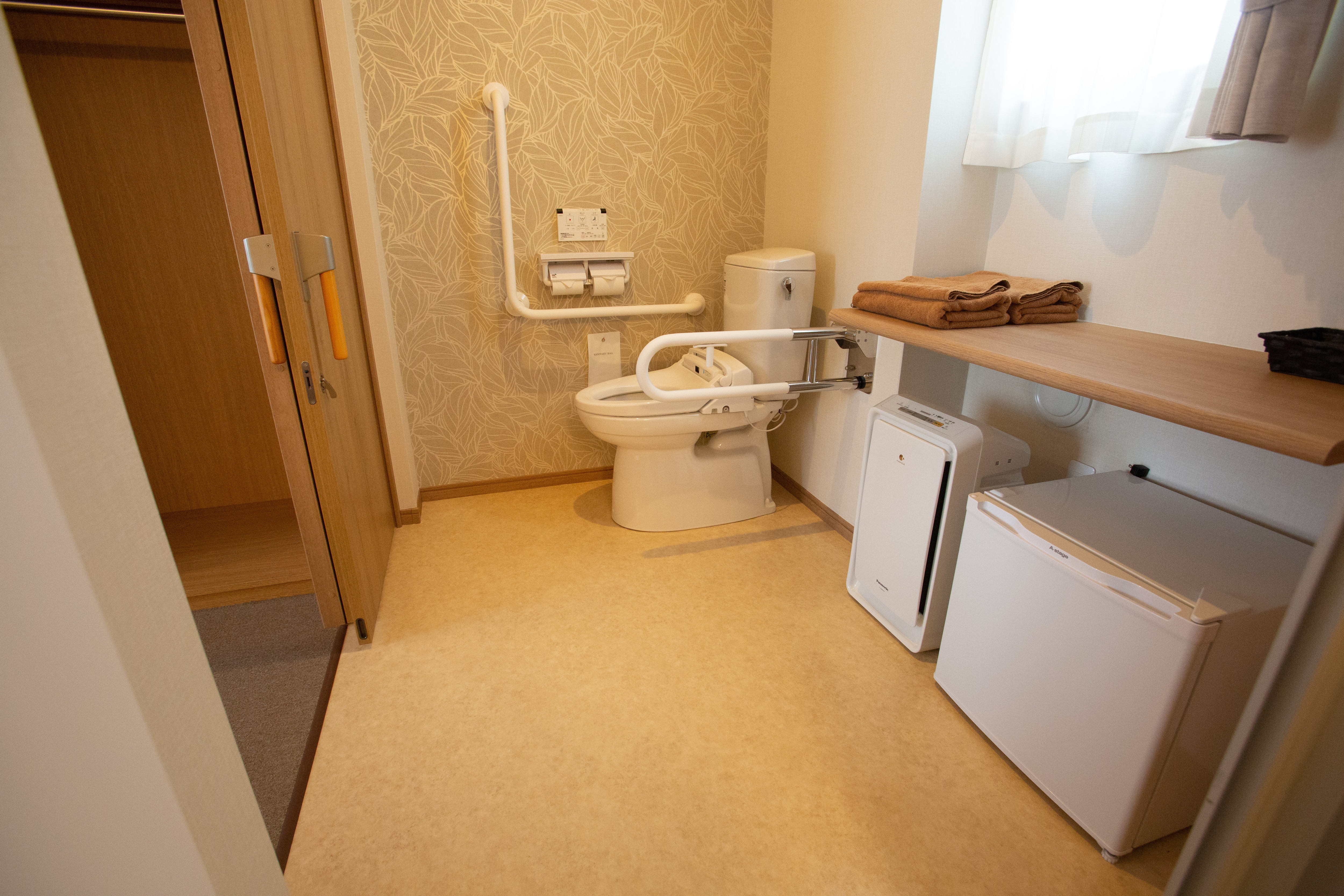 Barrier-free toilet