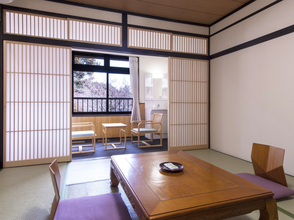 Japanese-style room 10 tatami mats + veranda 4 tatami mats (renovated/non-smoking room)