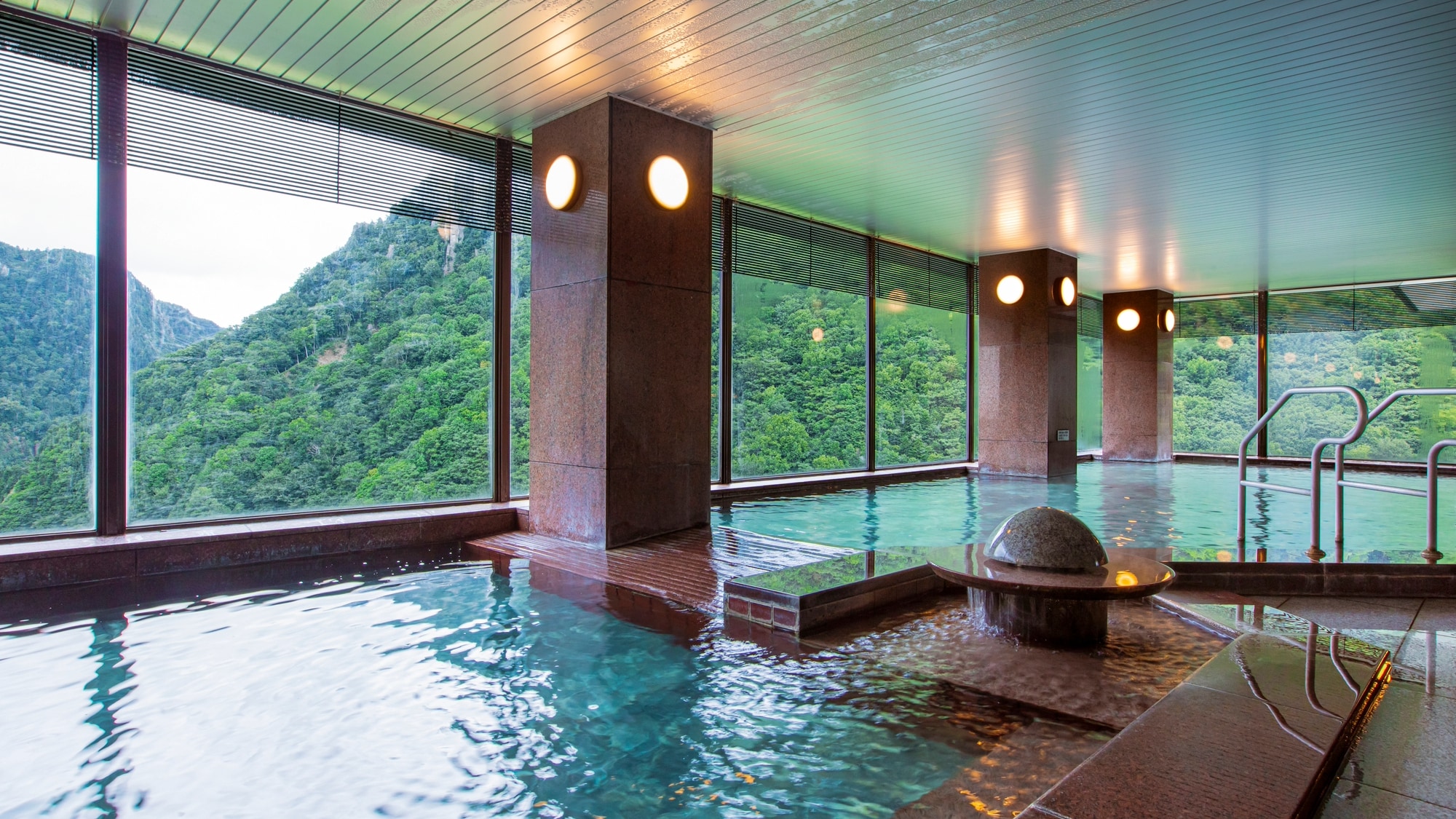 Large public bath with a view “Kurodake”