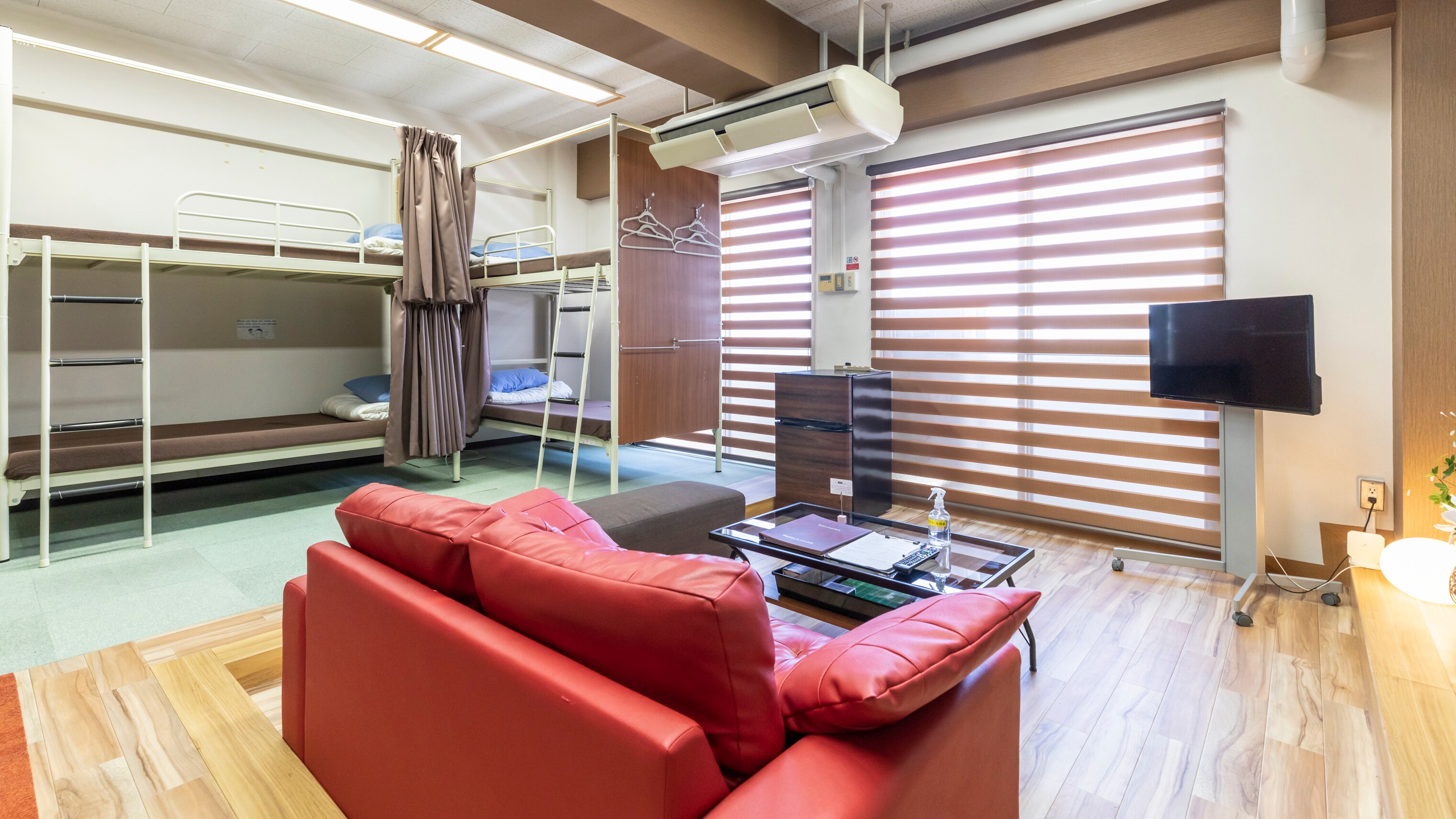 [Non-smoking] Family room for 1 to 8 people (bunk beds, shared bathroom and toilet)