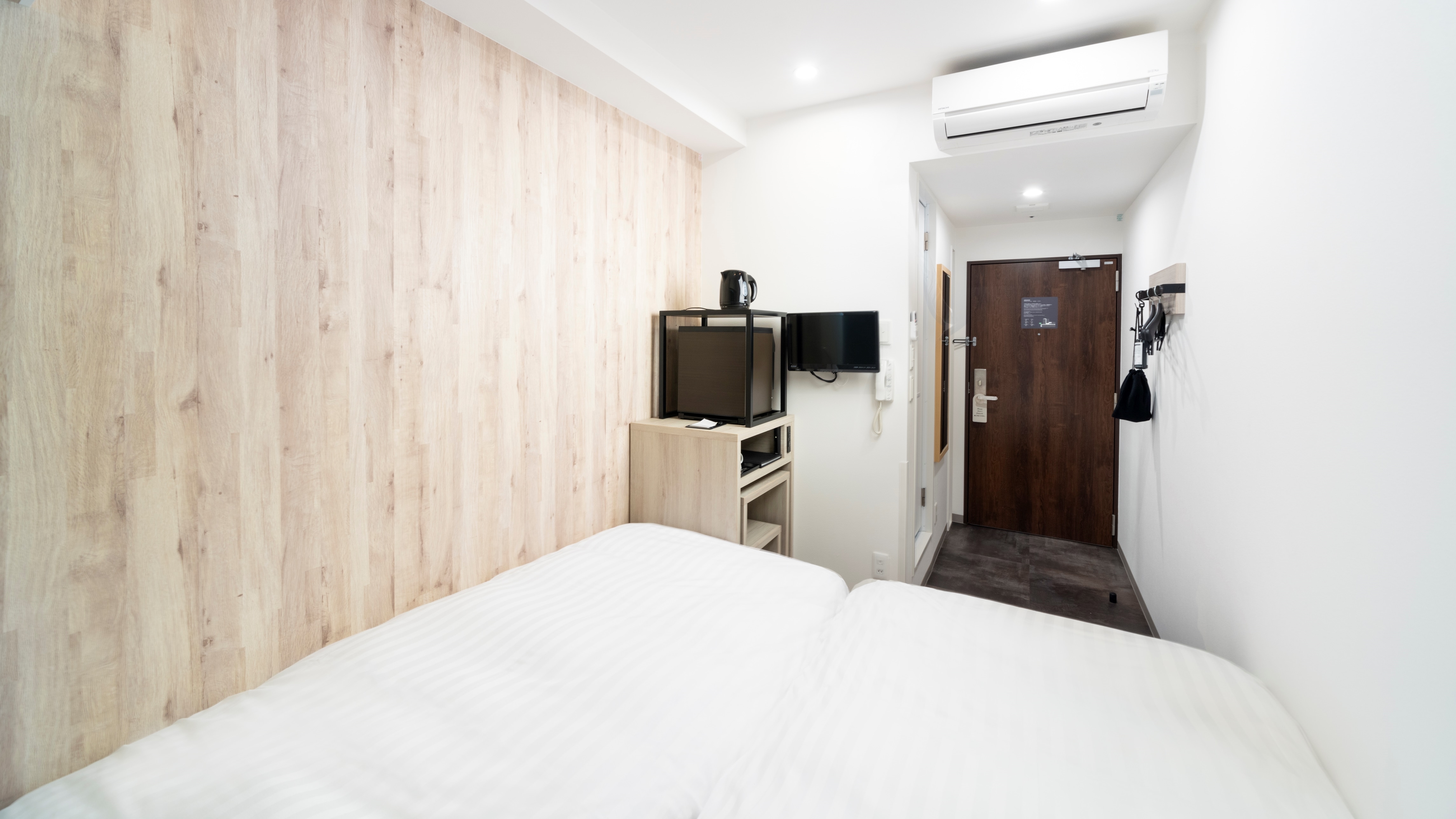 Twin room 11 square meters