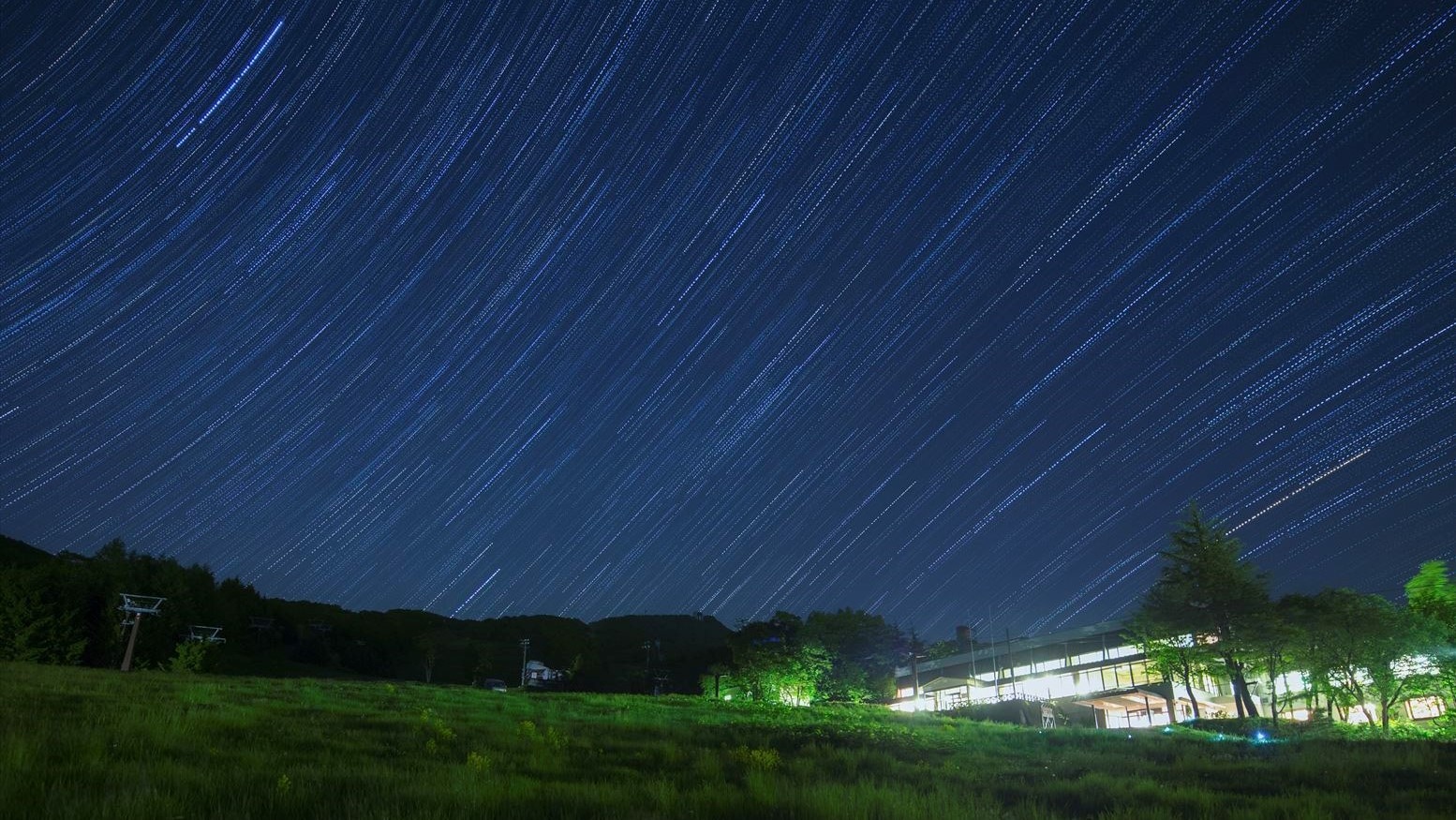 Surrounded by forest, the magnificent view of nature from the plateau, and the starry sky! A special experience and a thrill are waiting for you here.