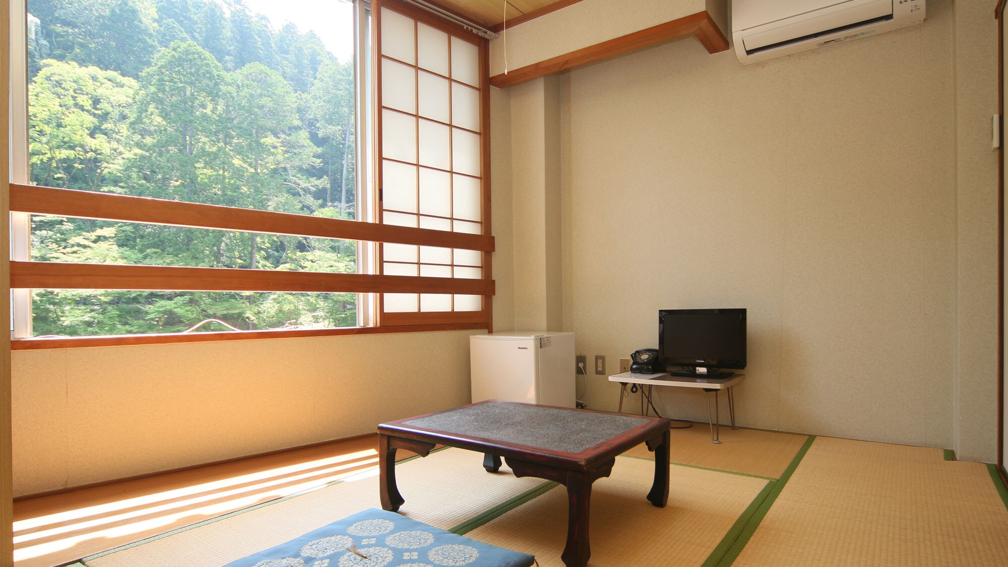 [Guest room] River side (small)