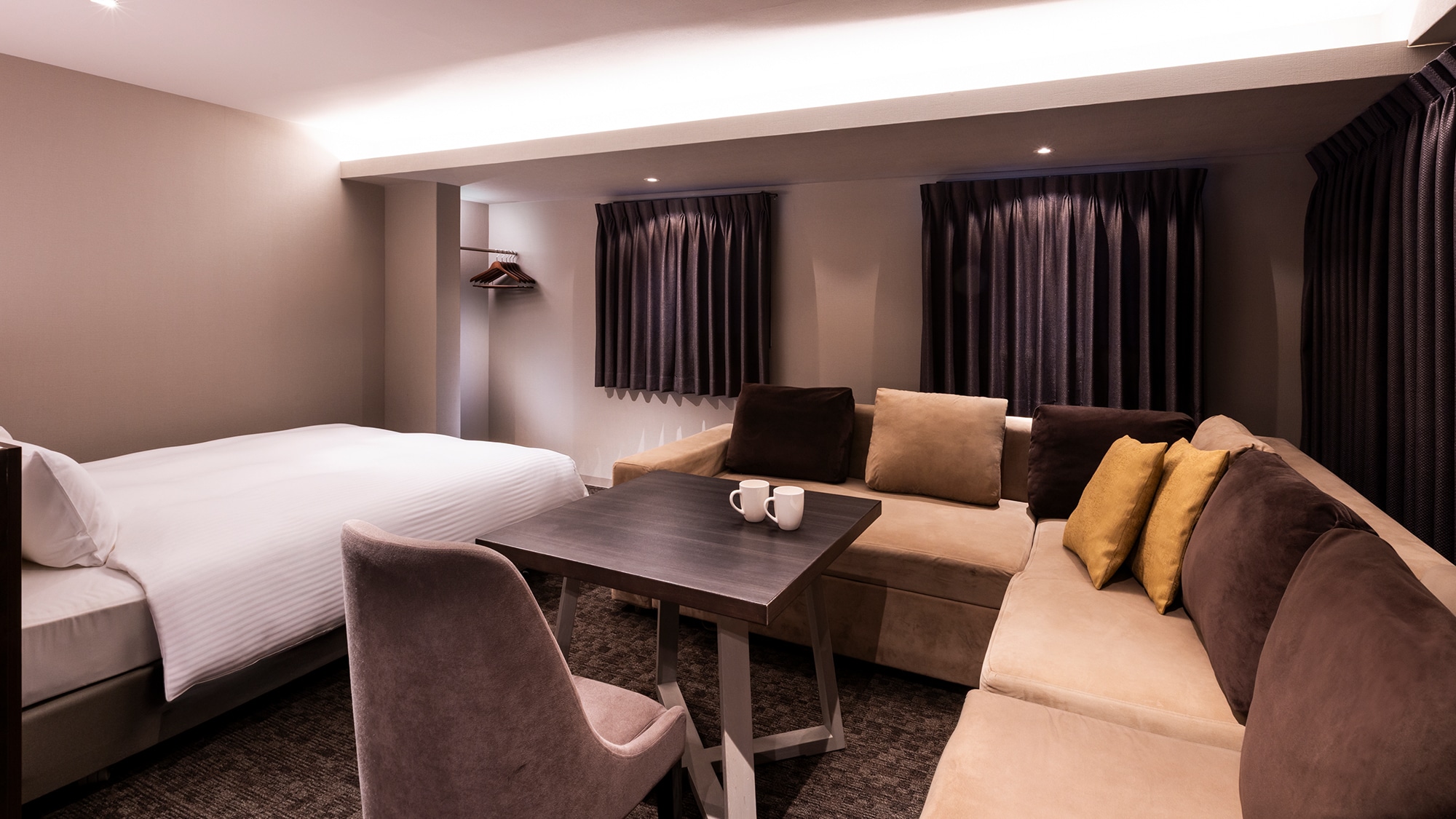 Deluxe Queen Room