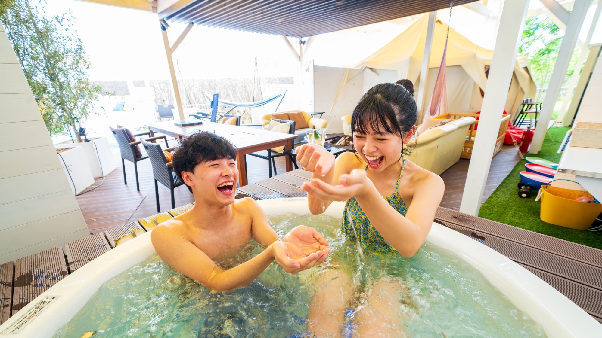 [Glamping Olive Terrace] พร้อมอ่างจากุซซี่โดยเฉพาะ! การสวมชุดว่ายน้ำเป็นเรื่องสนุก!