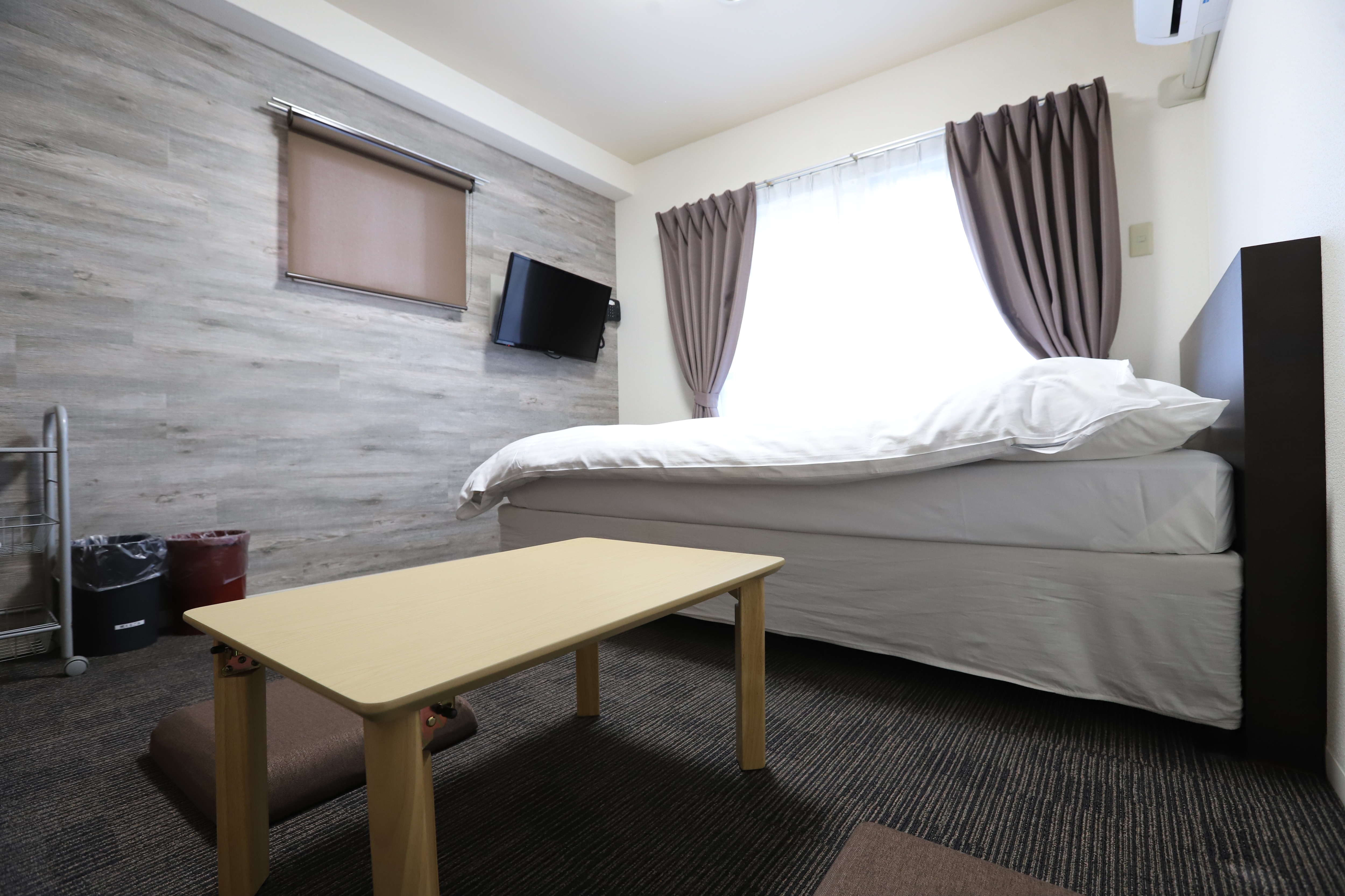UD semi-double room, non-smoking