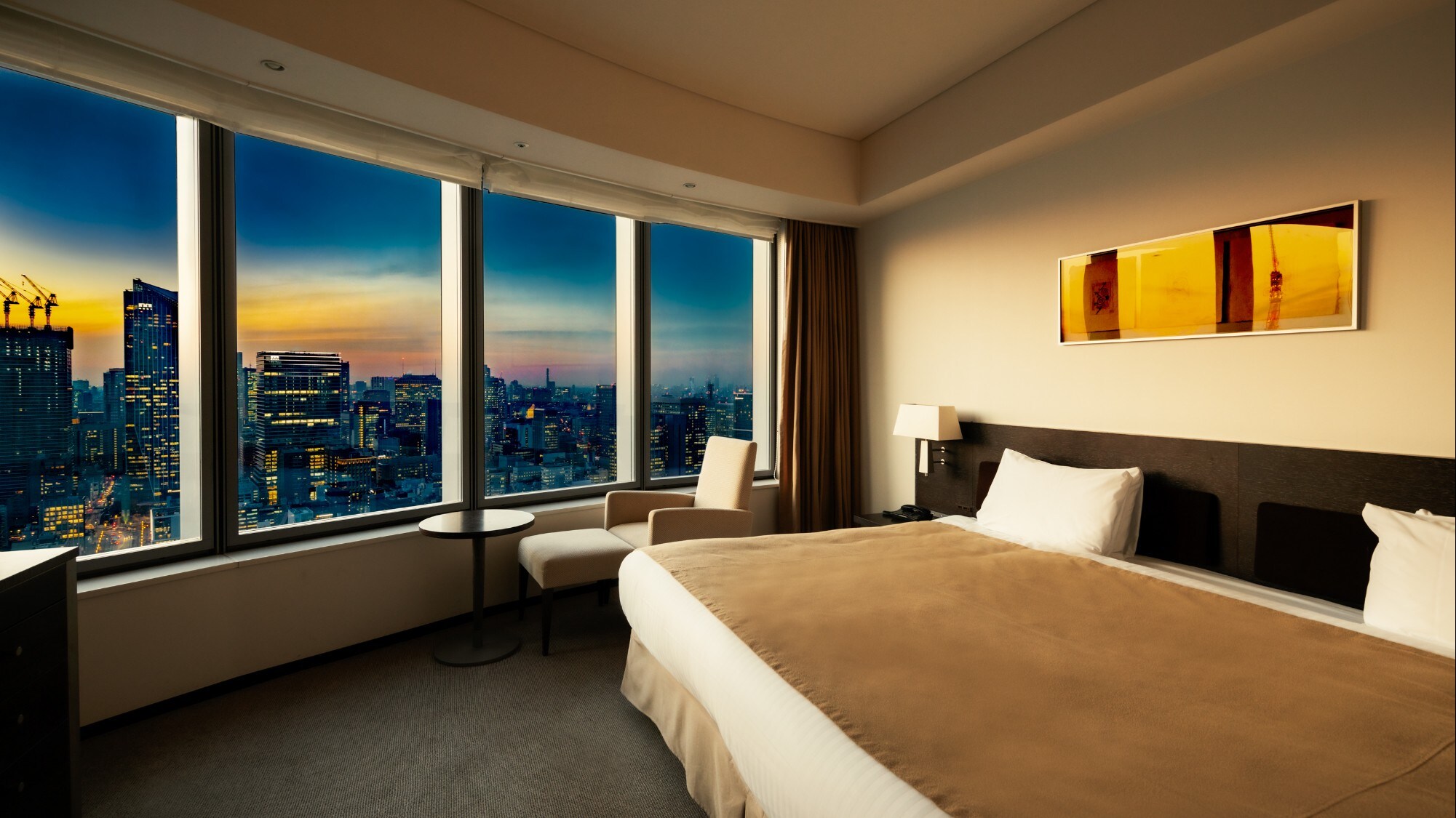 [ห้อง Corner King Room ฝั่งโตเกียวทาวเวอร์ ขนาด 26 ตร.ม. เตียง: กว้าง 2,200 x 1 พักได้: 1-2 ท่าน]