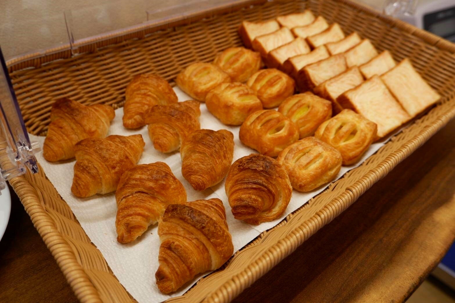 Bánh mì miễn phí vào buổi sáng