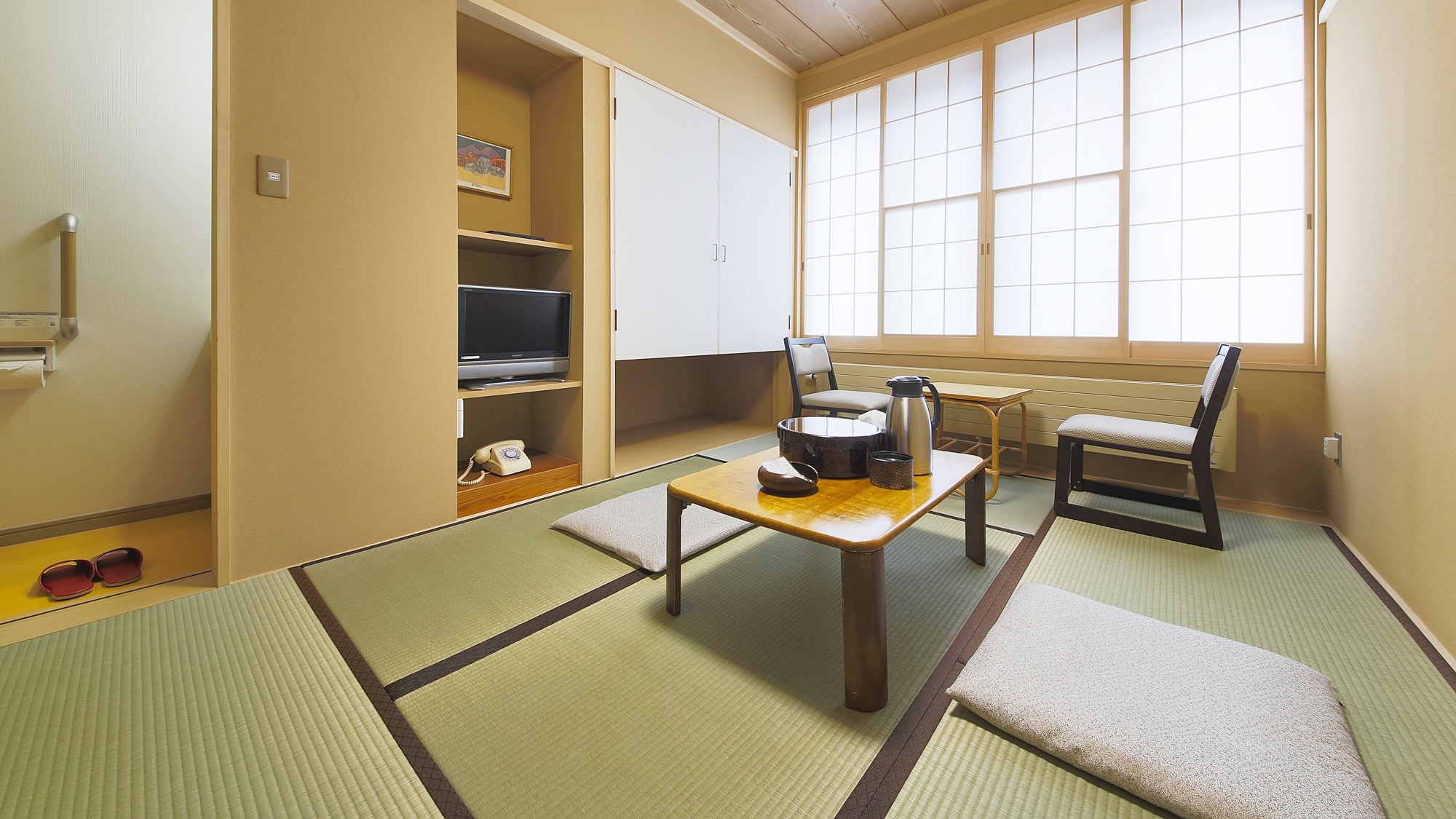 * [Example of Yuji Building No. 3] Japanese-style room 6 tatami mats <with washroom and washbasin>