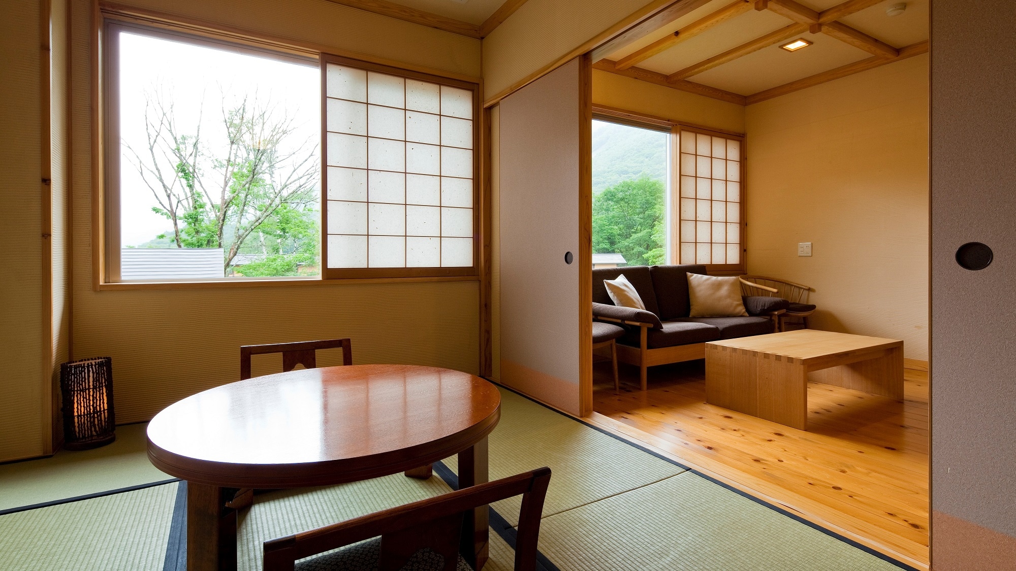 [Open-style indoor bath + Western-style bed Japanese-Western style room]