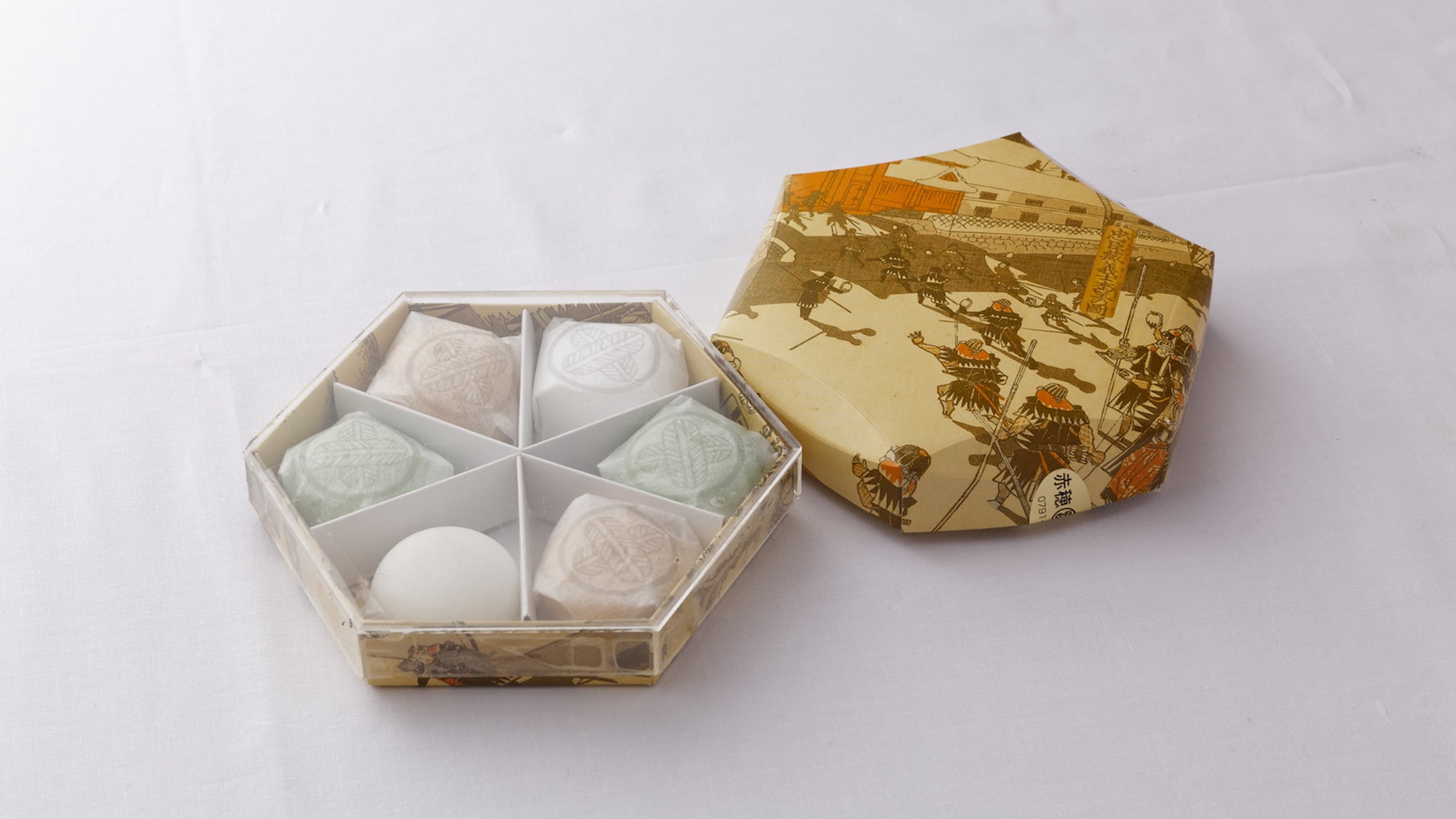Shiomi Manju, một loại bánh kẹo nổi tiếng từ Ako, Banshu, quê hương của Chushingura