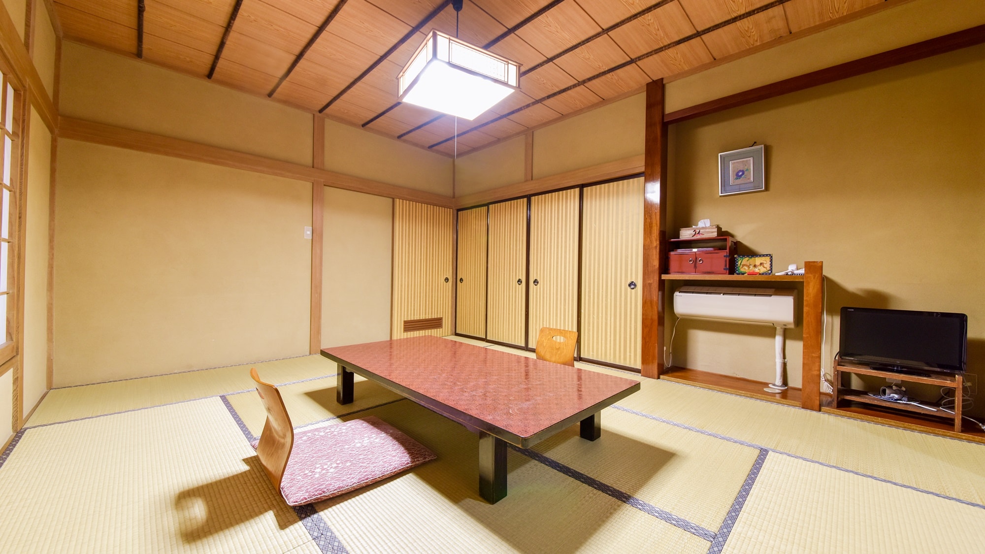*Phòng (8 chiếu tatami)