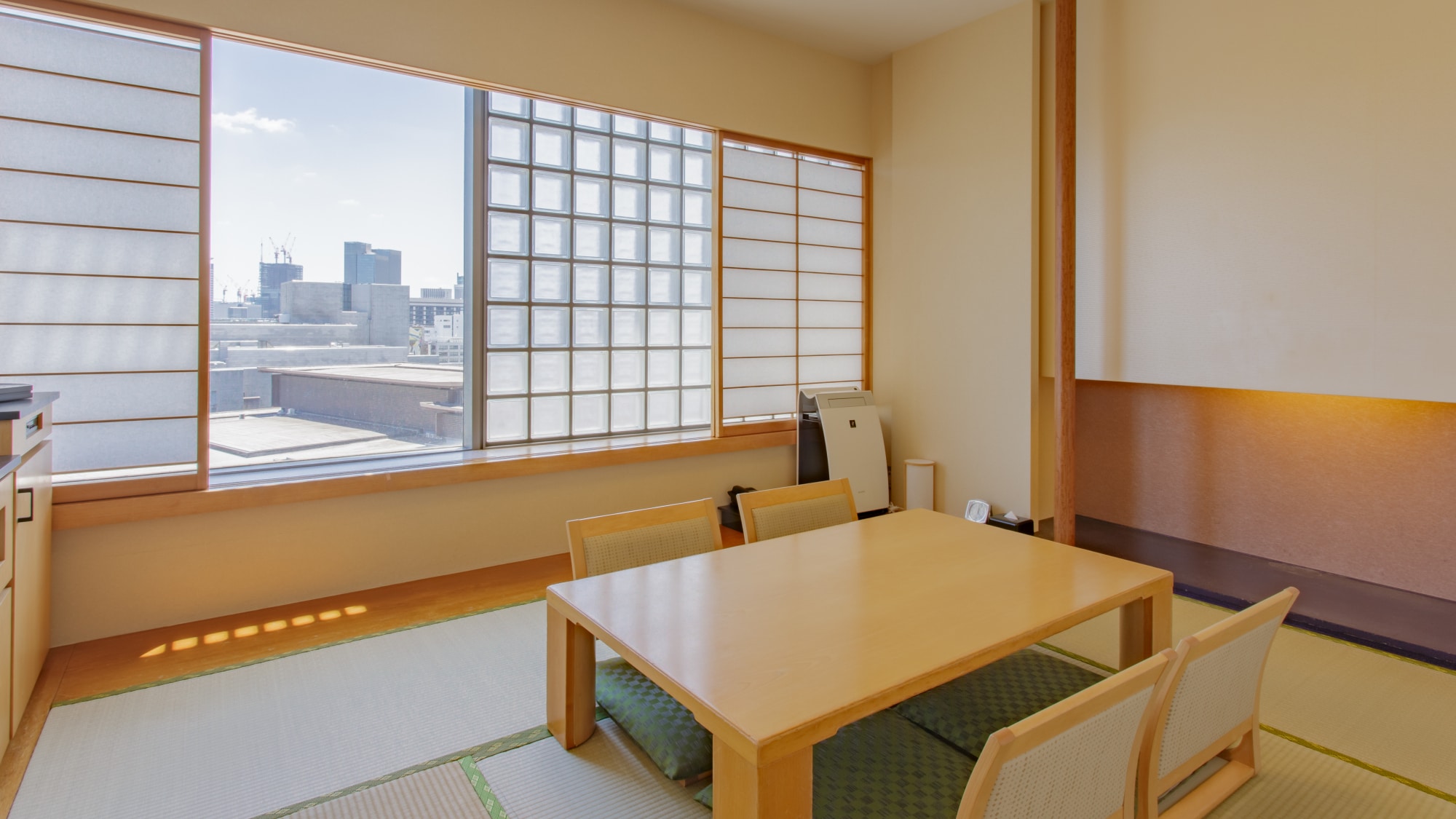 Japanese-style room