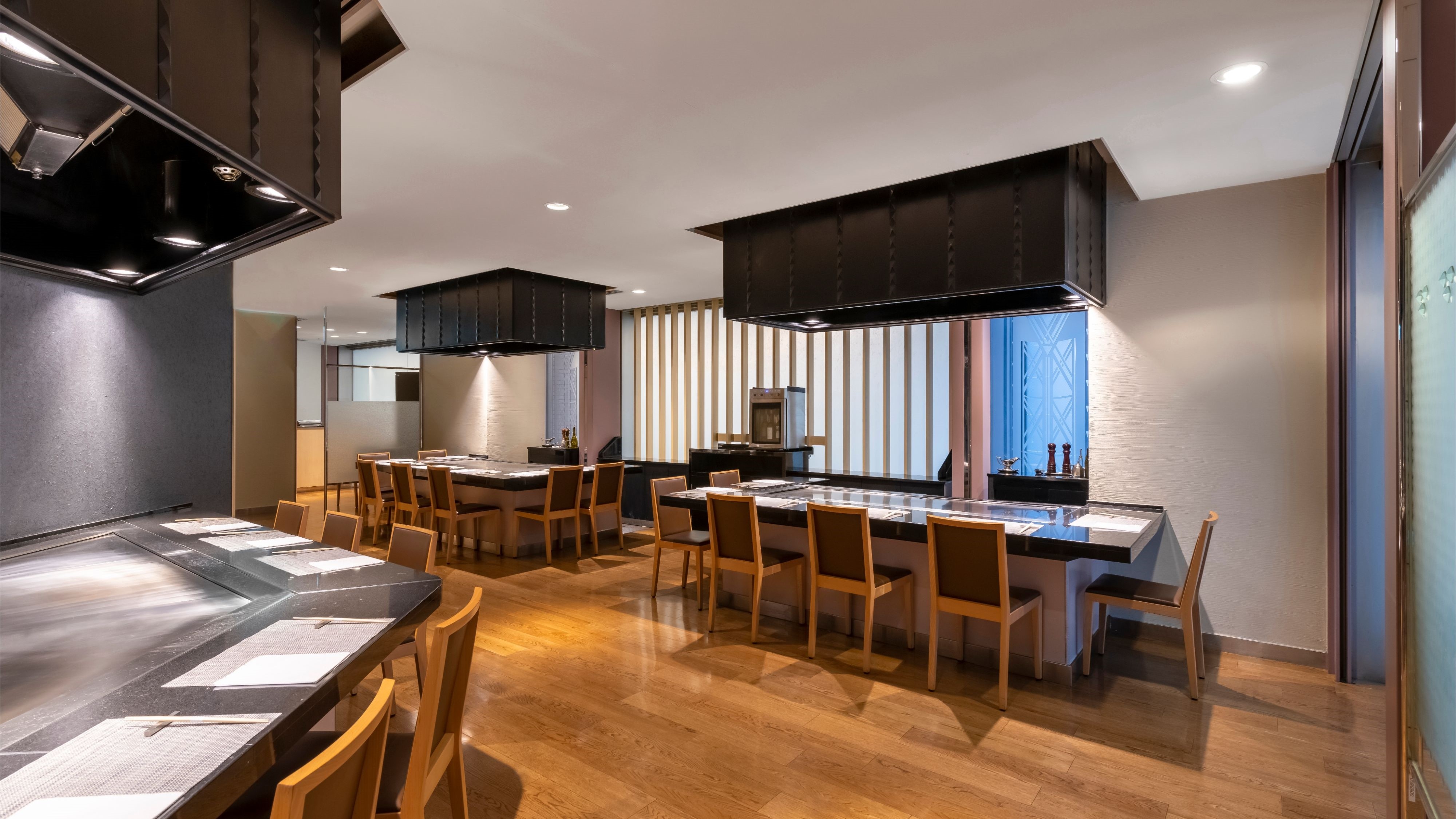 5th floor iron plate grill Kitano