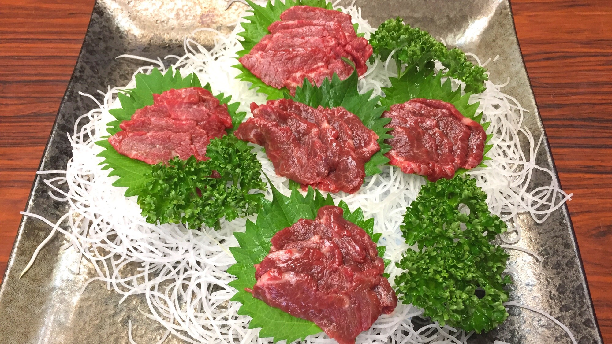 *[追加马肉生鱼片方案] Kawachi 的马肉生鱼片有些特别！增量方案，请尽情享用。