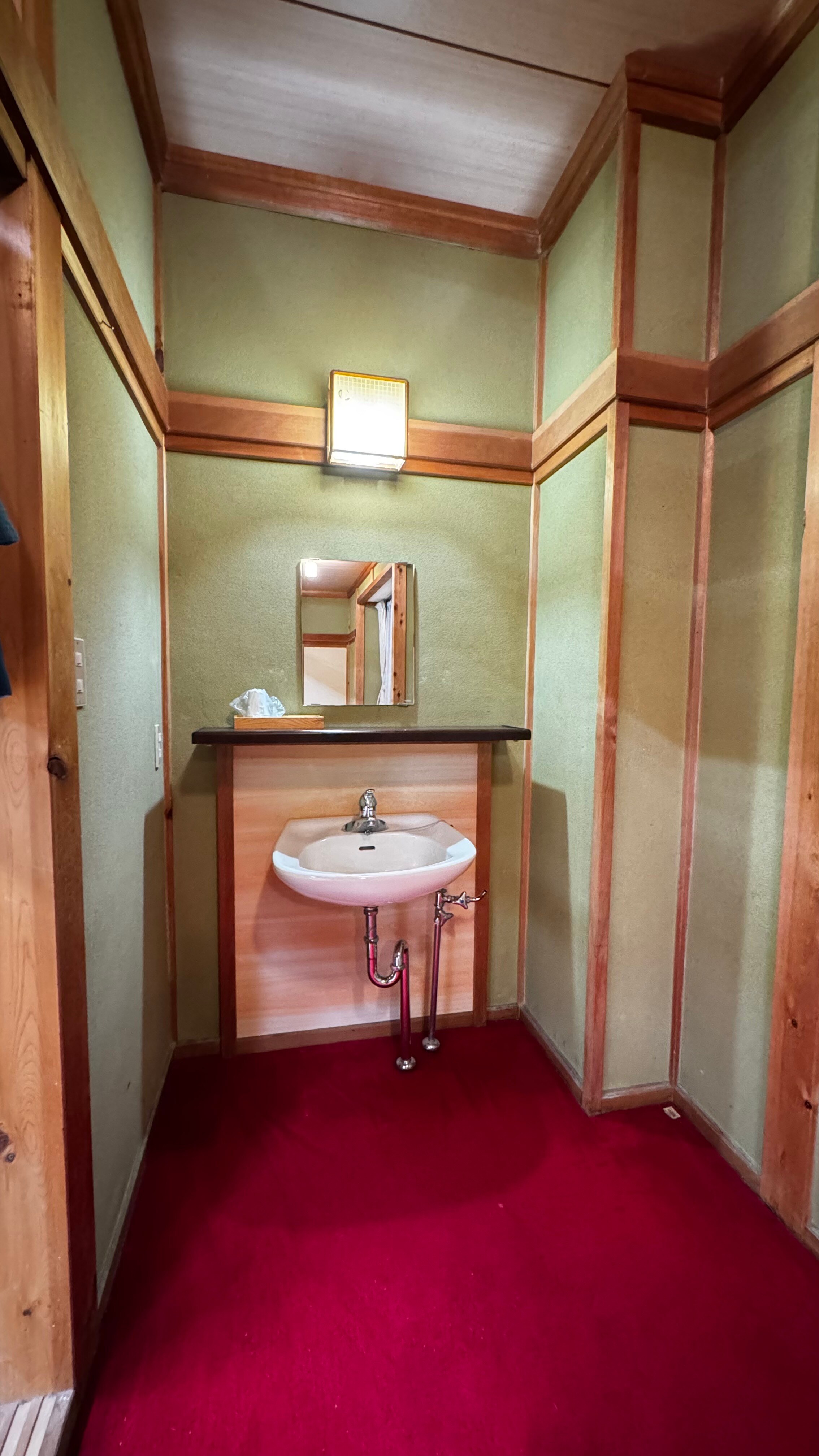Guest room image
