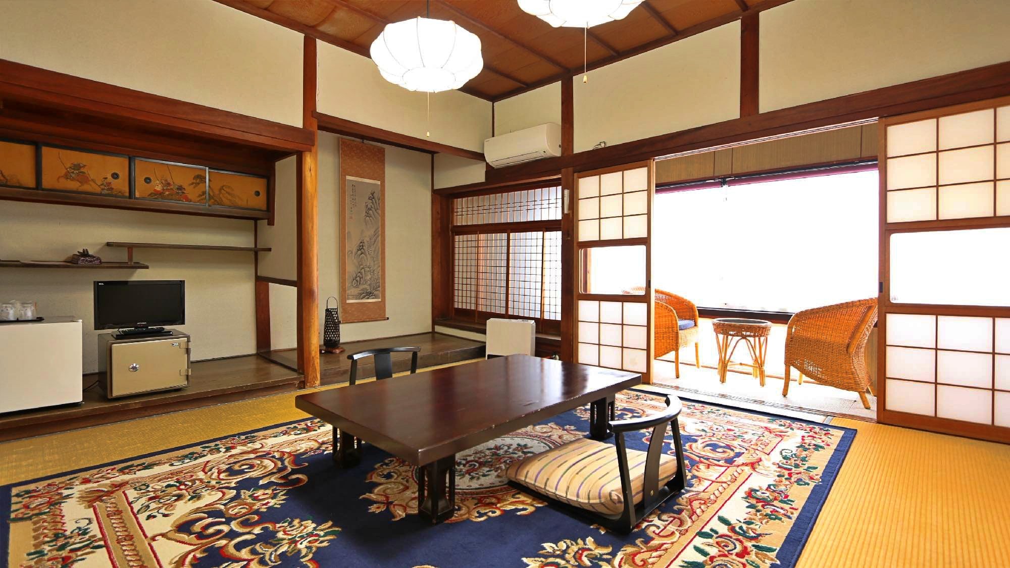 [Kyoto style/wooden house] Japanese-style room | 12 tatami mats + waiting room | Toilet included