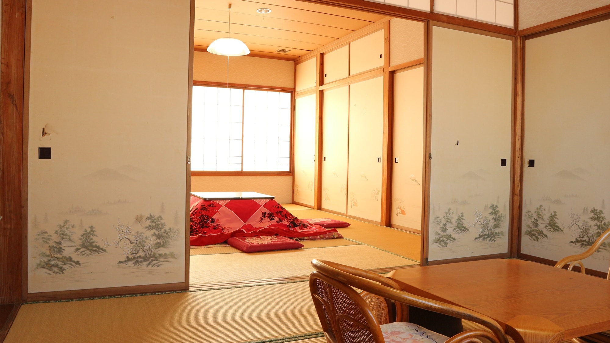 *18 tatami mat Japanese-style room / 2 adjoining rooms recommended for families and groups.