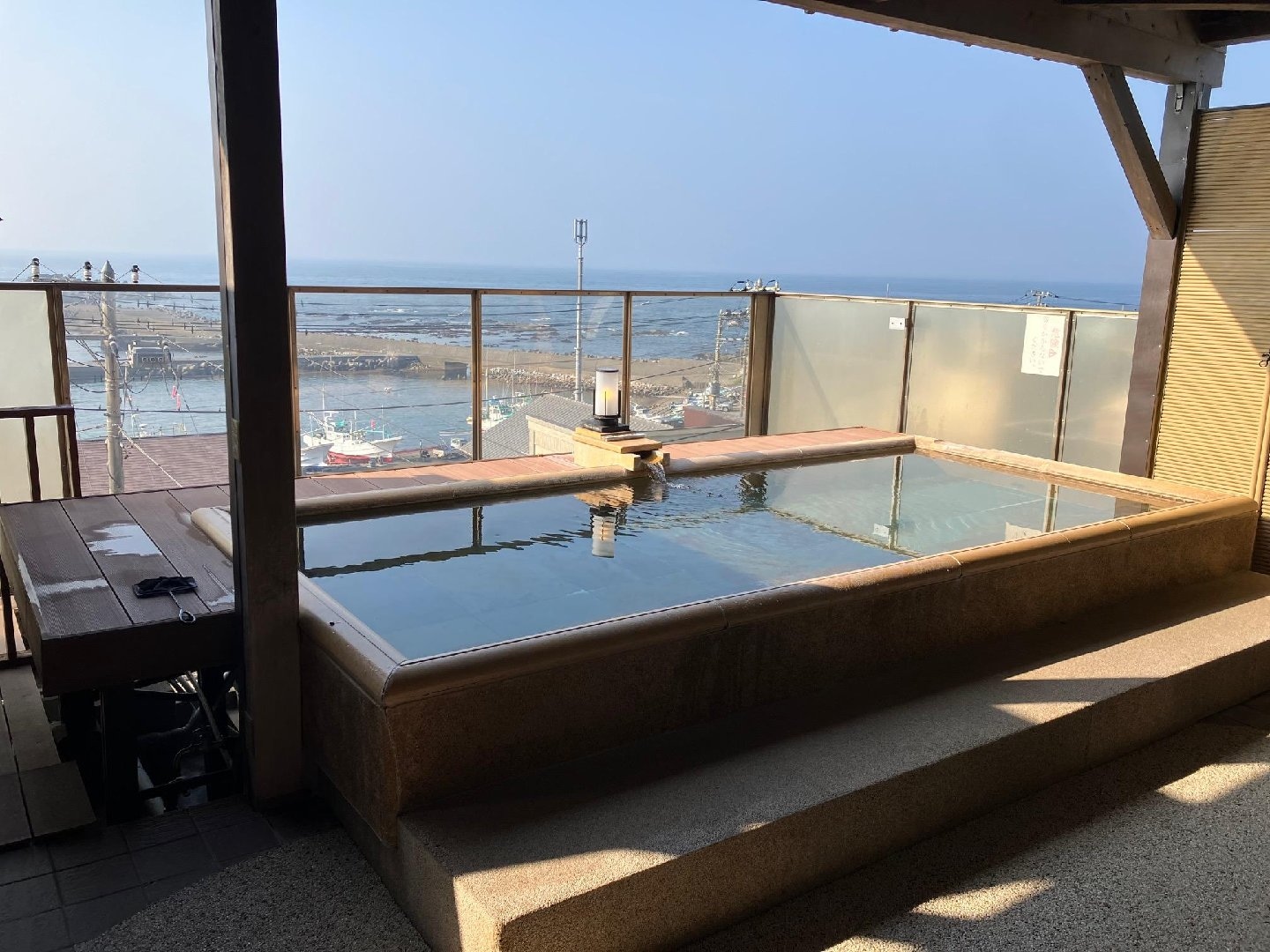 屋上の露天風呂.jpeg